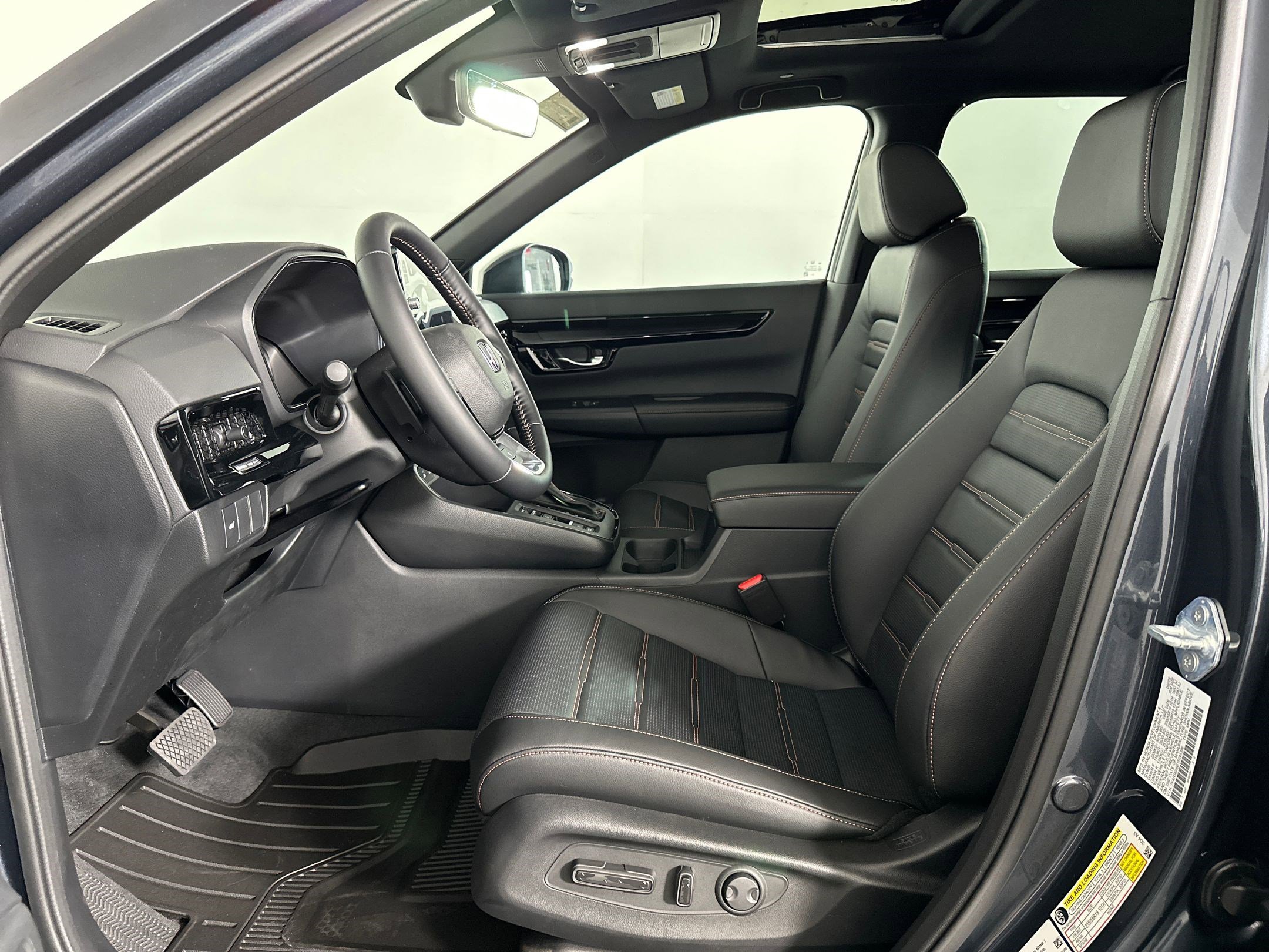 2026 Honda CR-V Hybrid Sport Touring photo 2