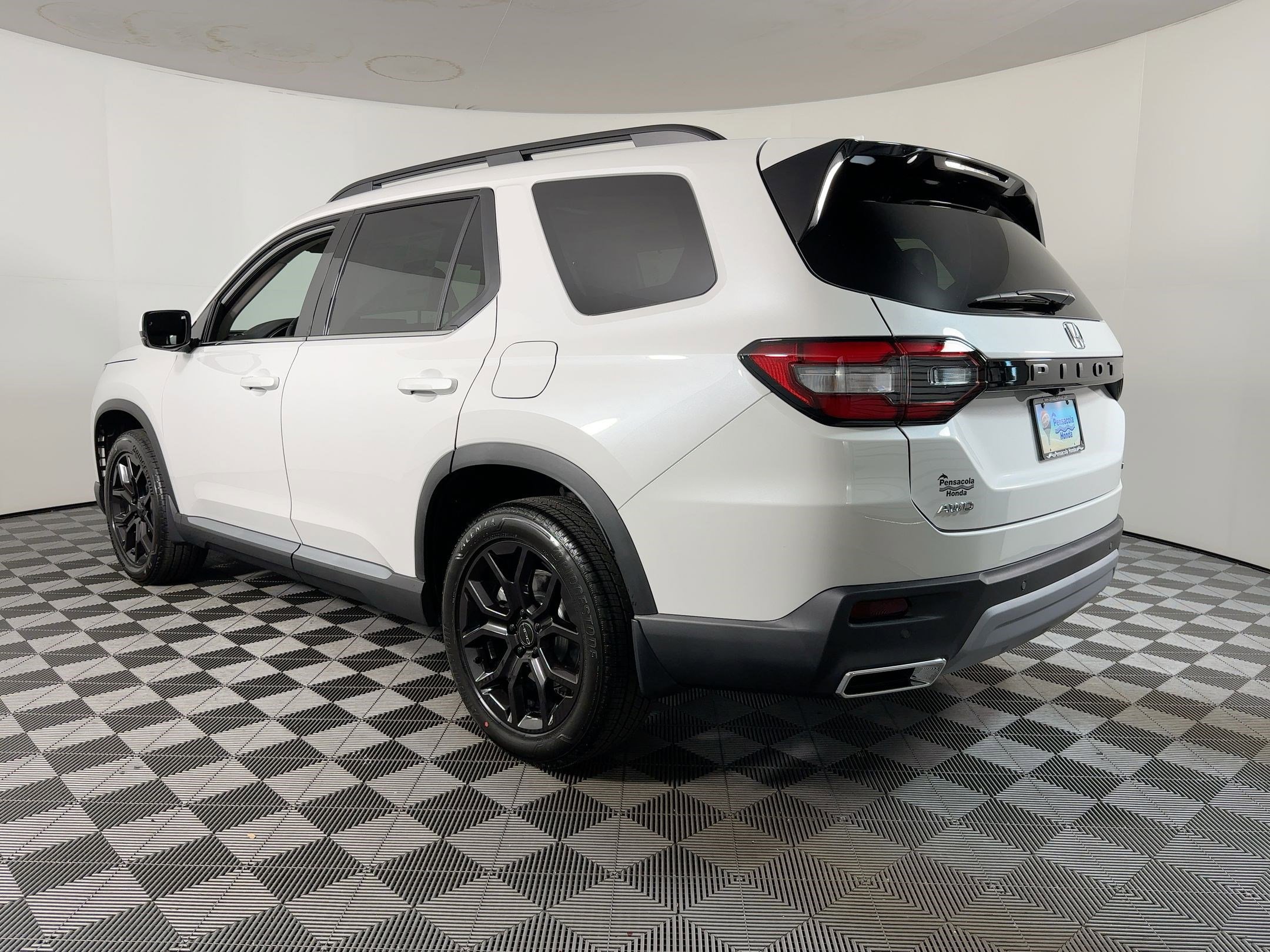 2025 Honda Pilot Touring photo 3