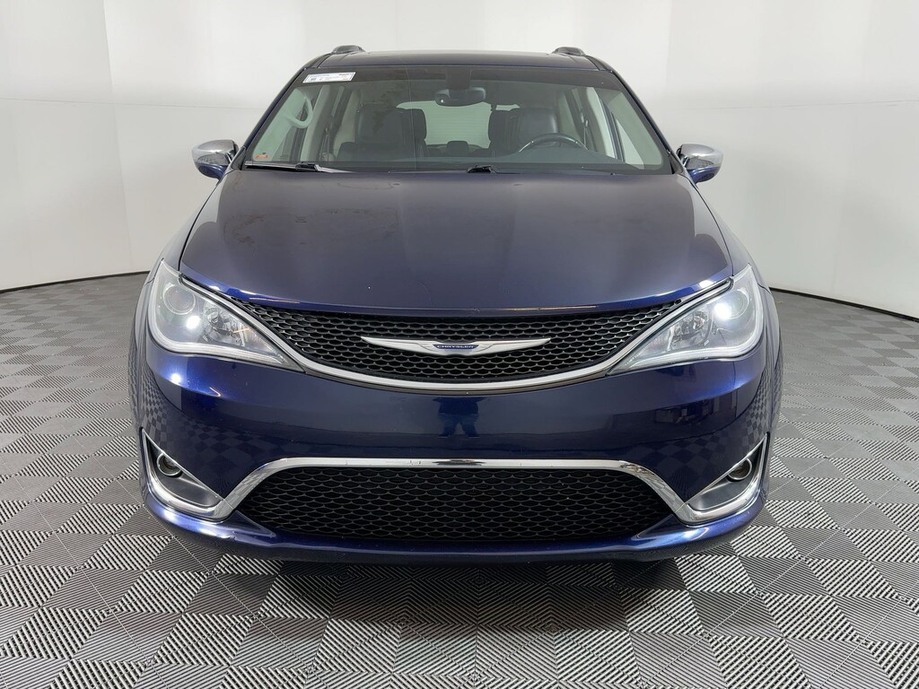 Used 2017 Chrysler Pacifica Limited Van