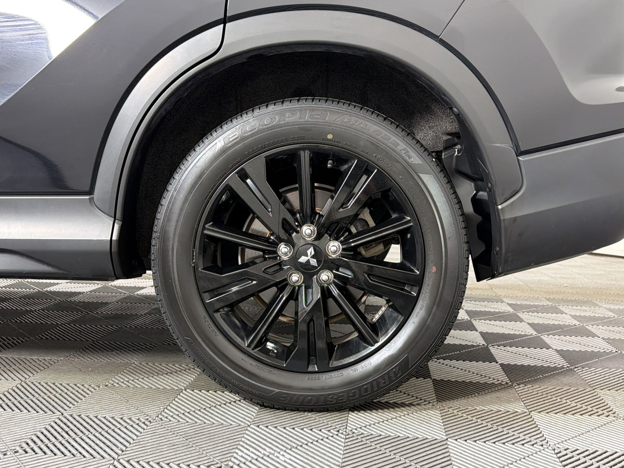 Eclipse Cross LE SUV