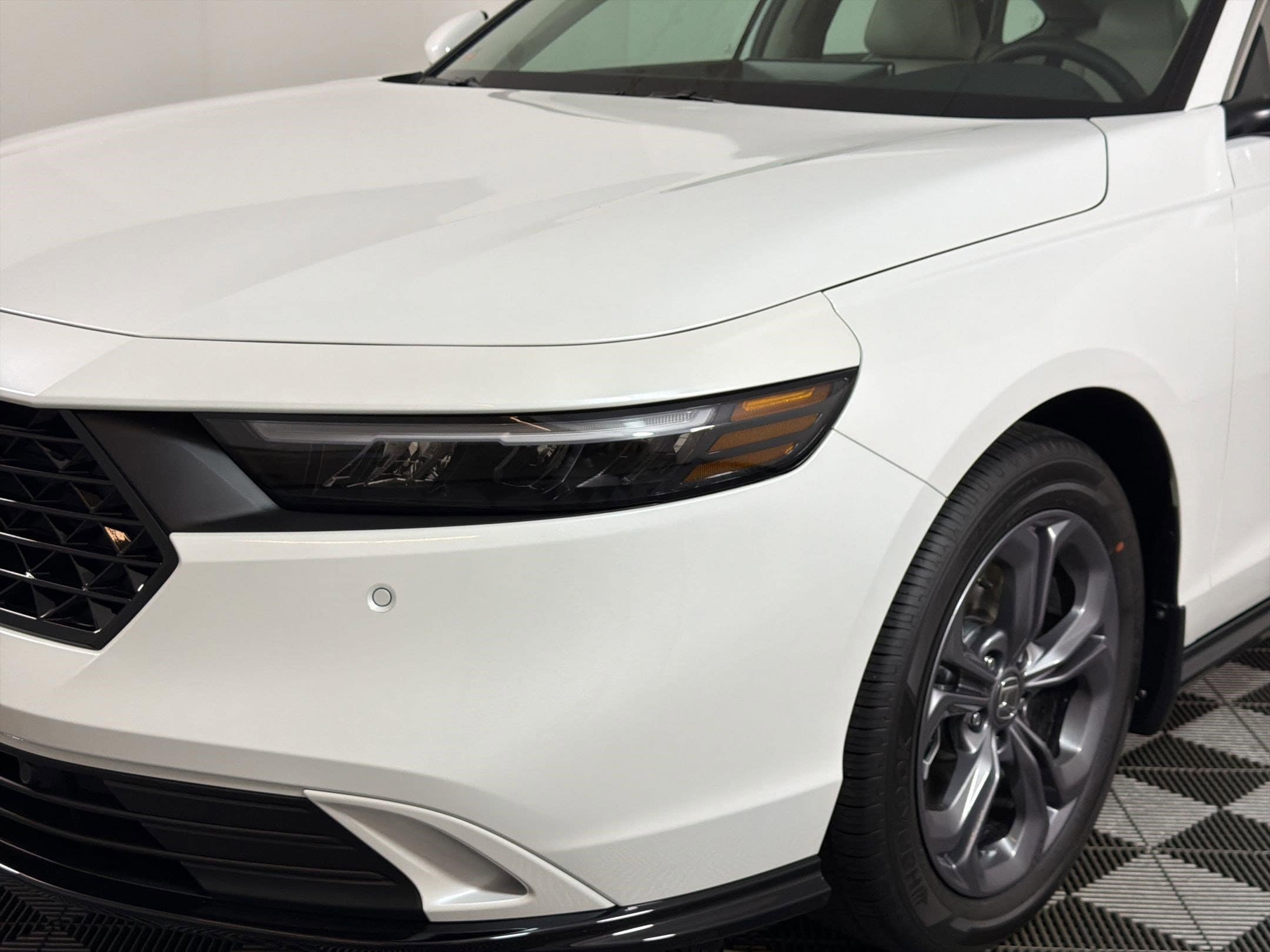 2026 Honda Accord Hybrid EX-L - Photo 8
