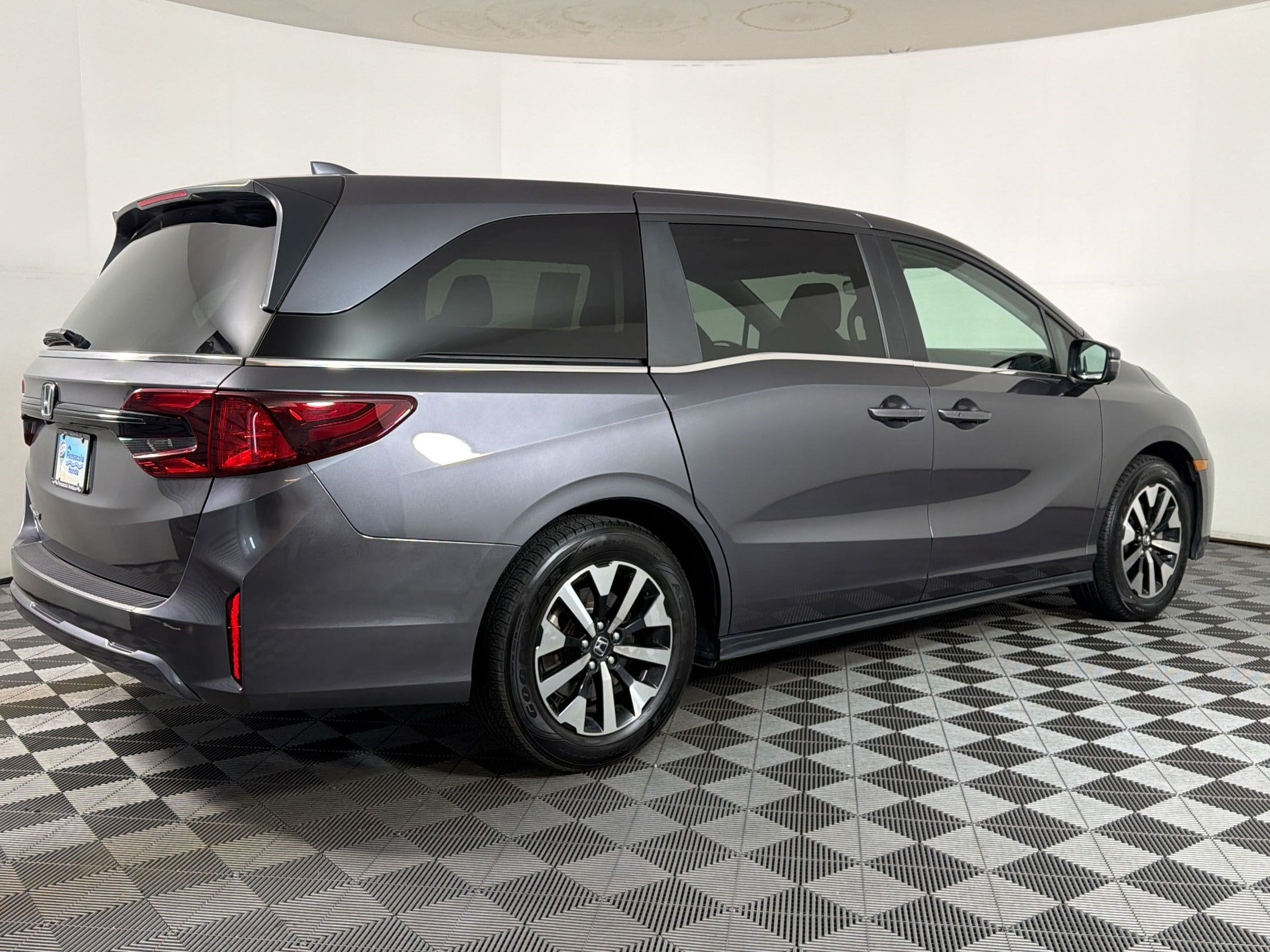 2025 Honda Odyssey EX-L - Photo 7