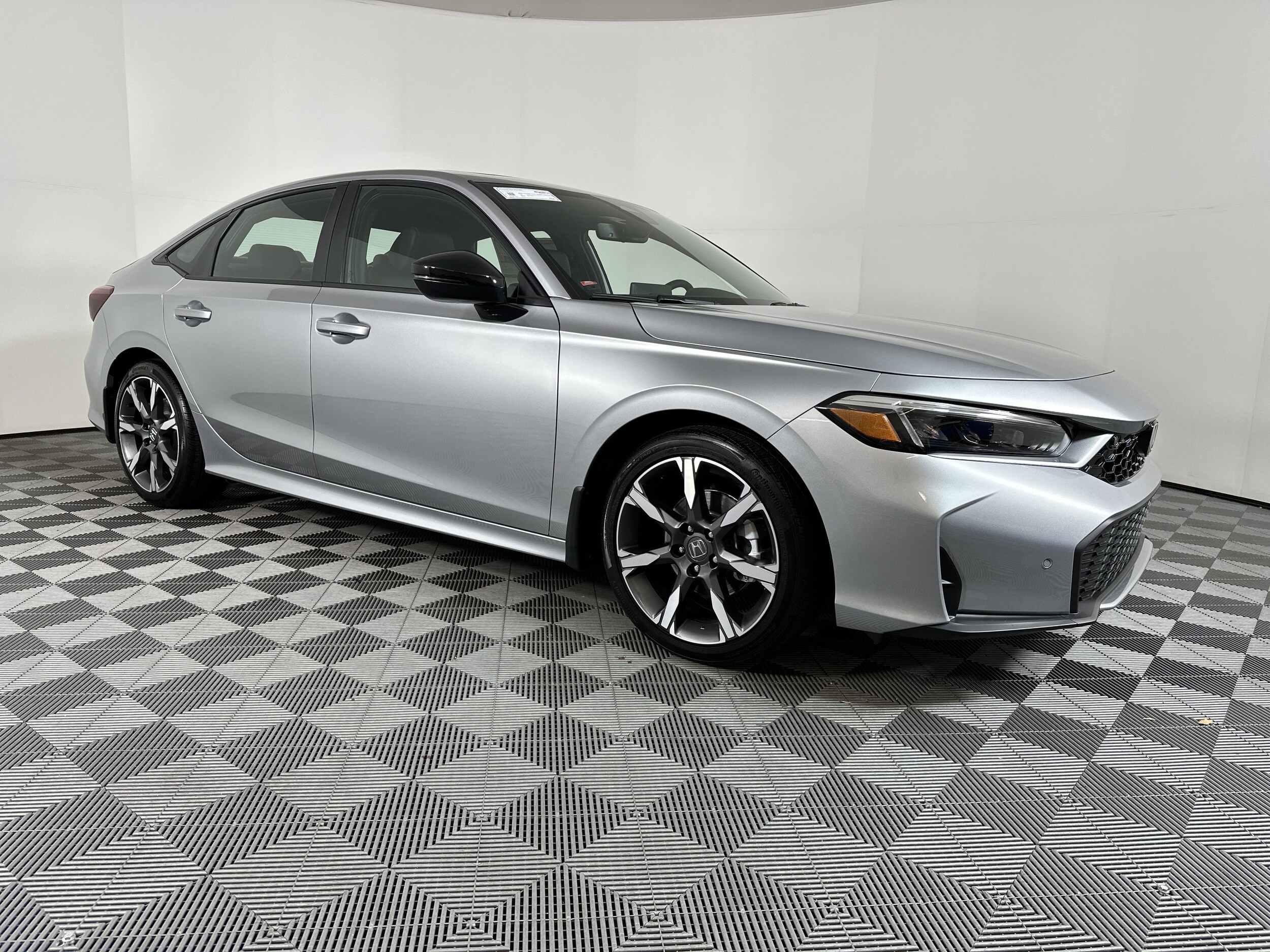 2025 Honda Civic Hybrid Sport Touring photo 2
