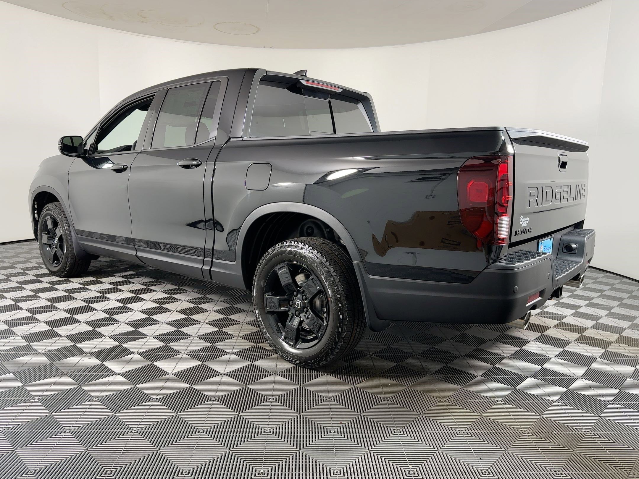 2026 Honda Ridgeline Black Edition photo 3