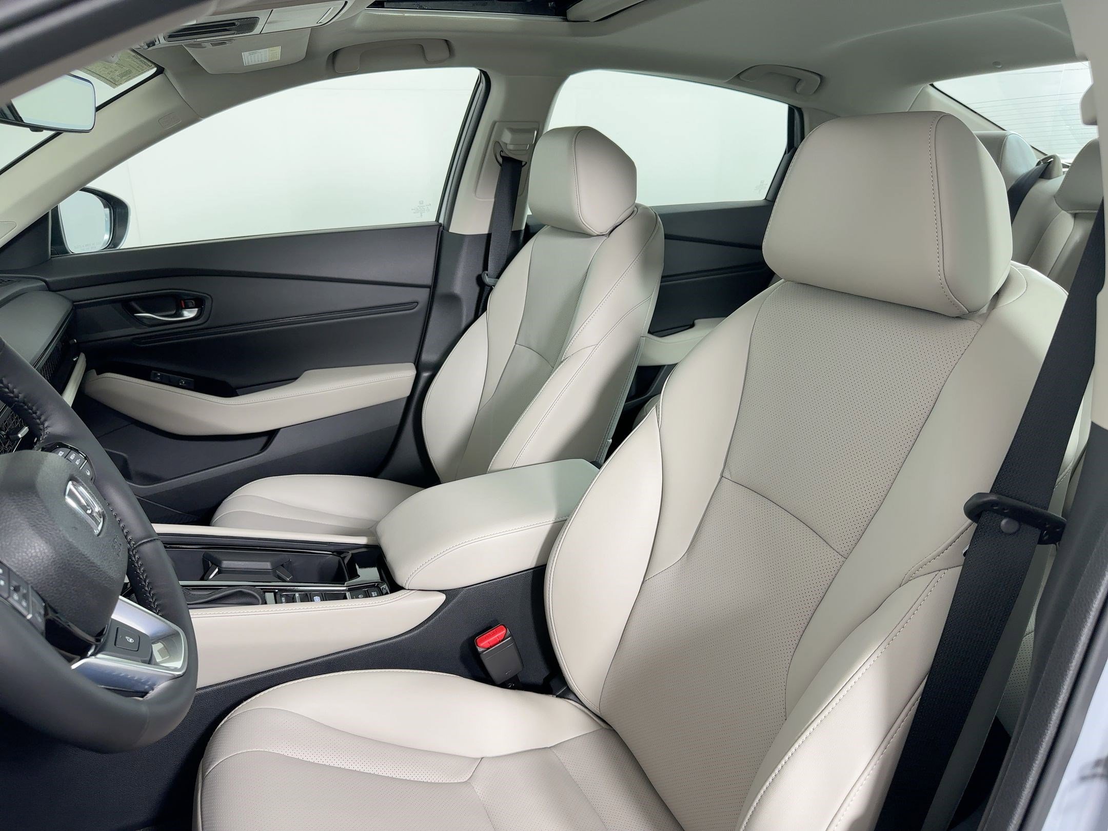 2025 Honda Accord Hybrid Touring photo 4