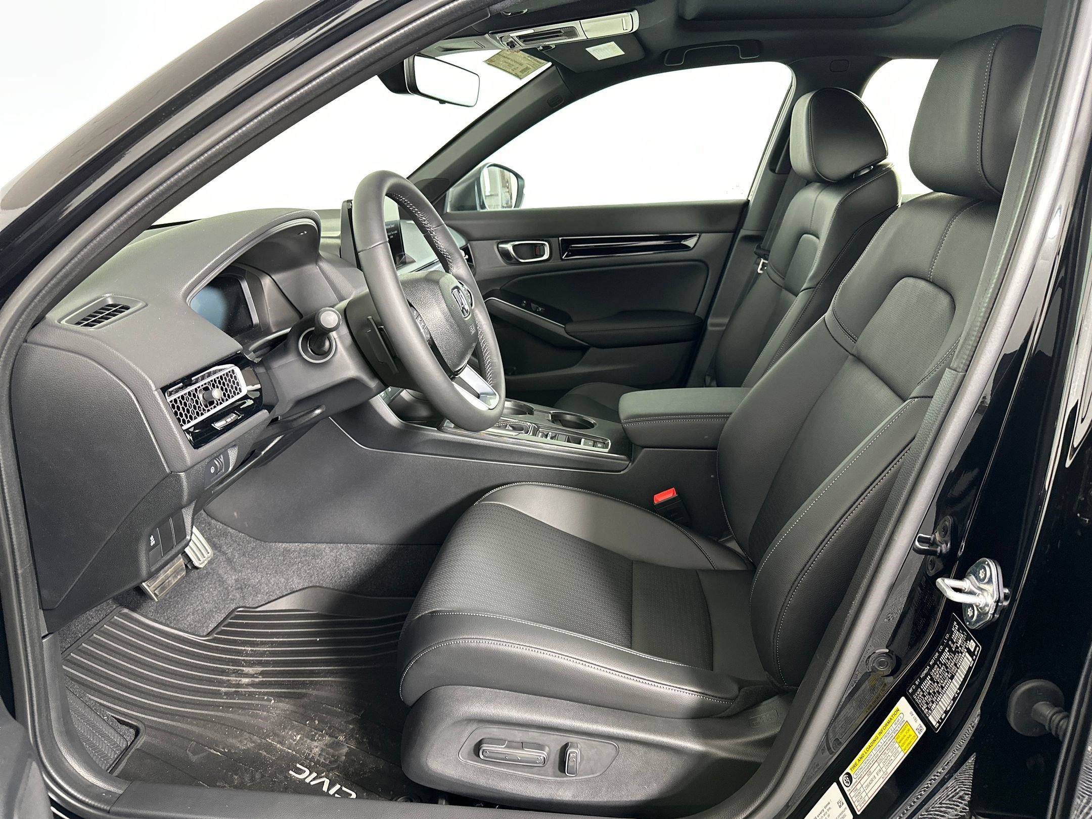 2026 Honda Civic Hybrid Sport Touring Hatchback photo 4