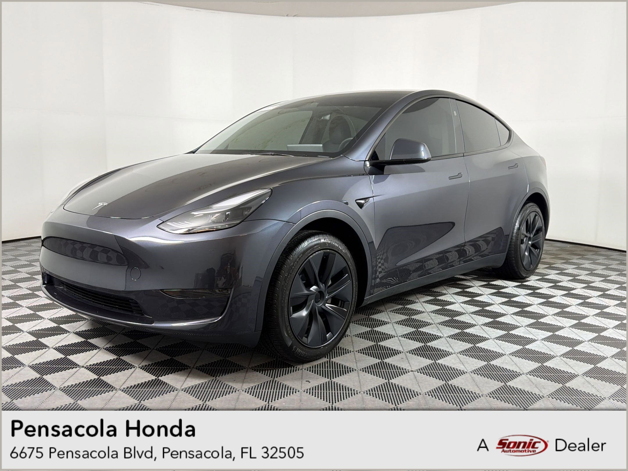 2025 Tesla Model Y Long Range Rear Wheel Drive's photo