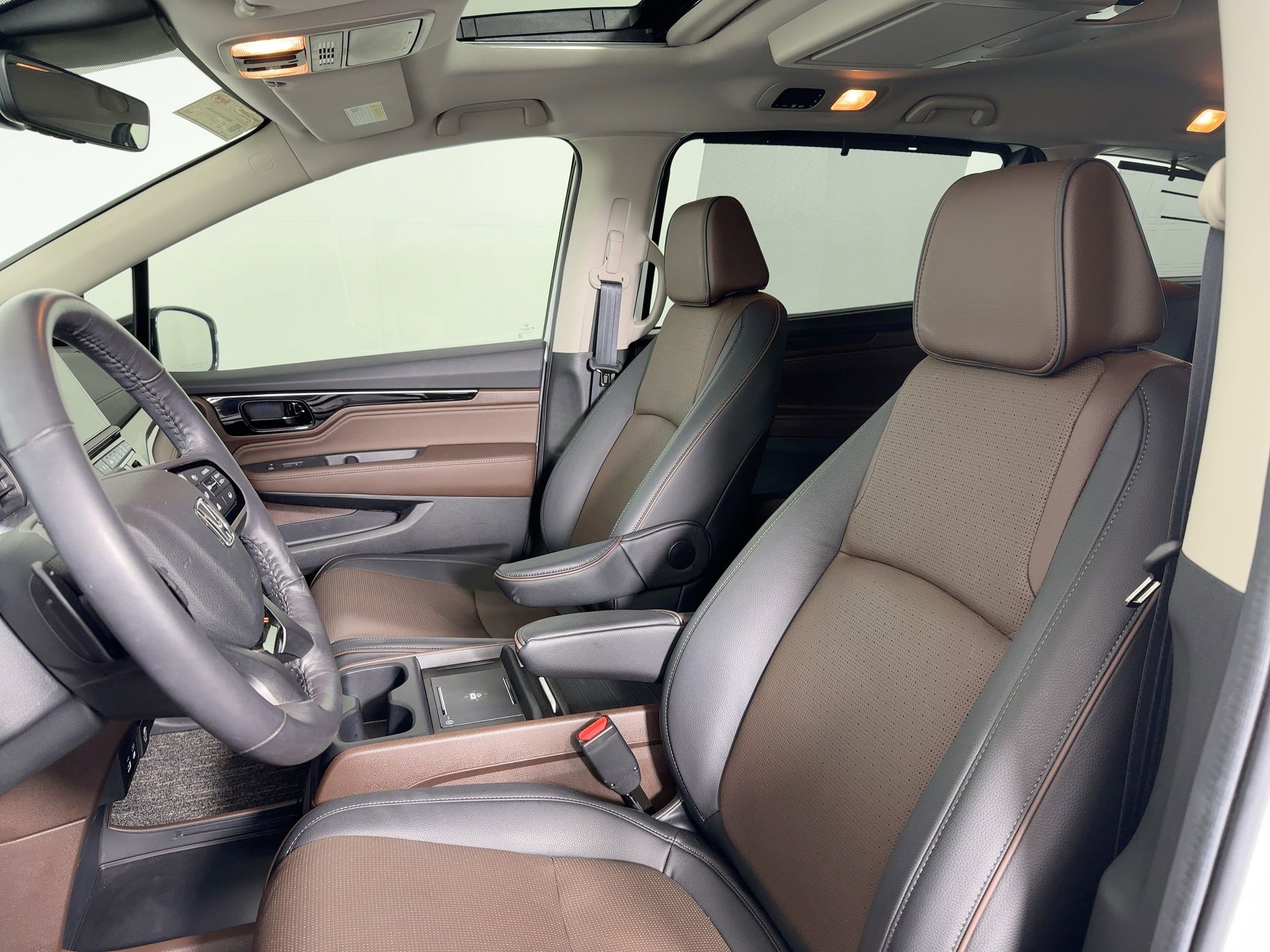 2025 Honda Odyssey Elite photo 4