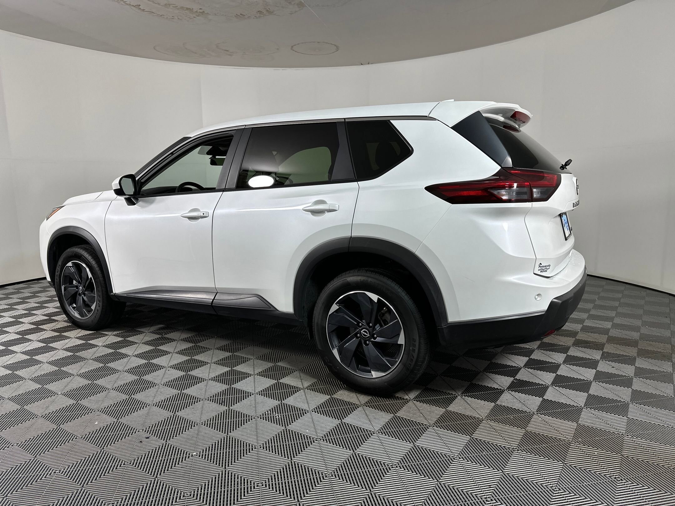 2024 Nissan Rogue SV photo 2