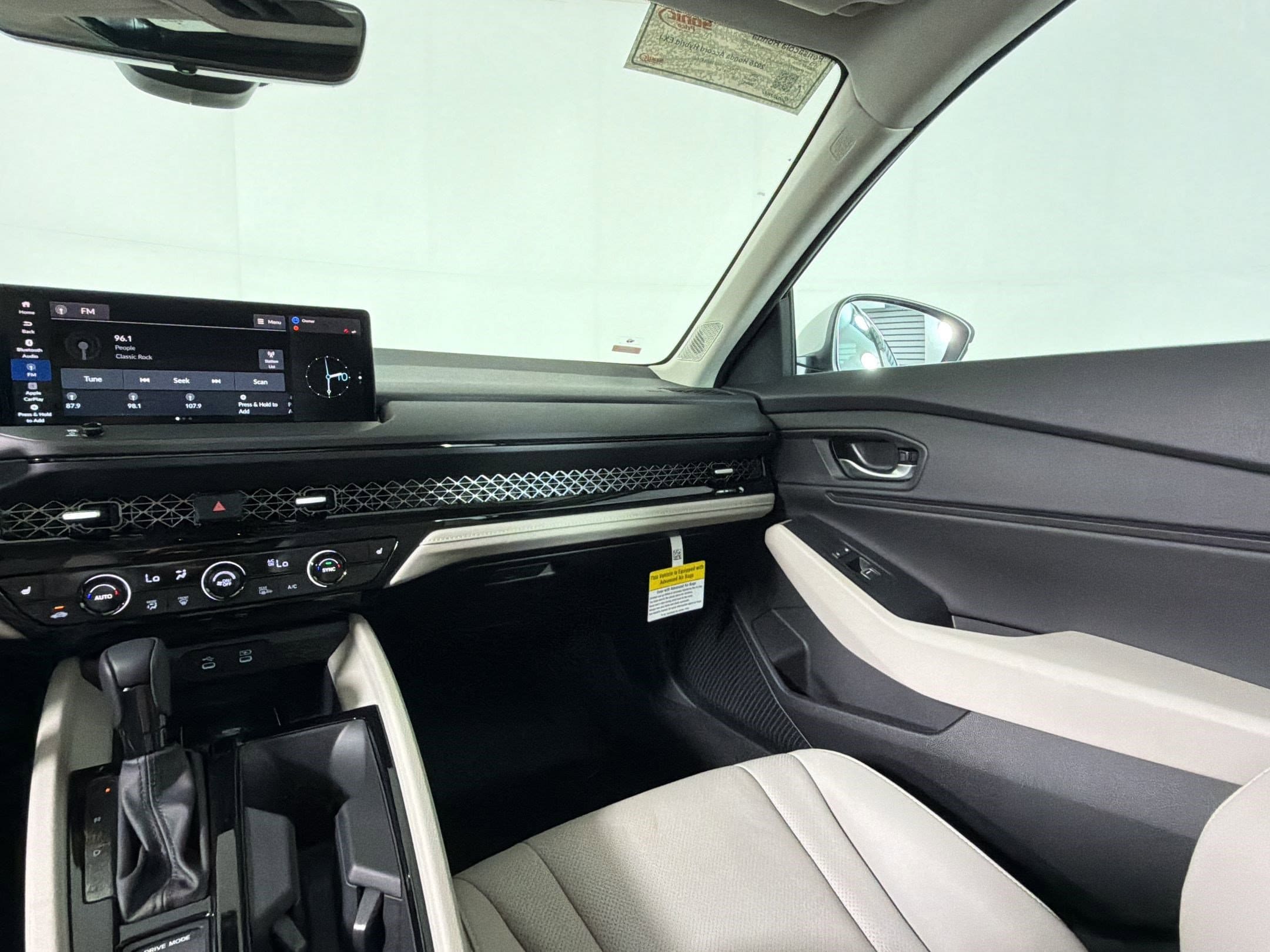 2026 Honda Accord Hybrid EX-L - Photo 28