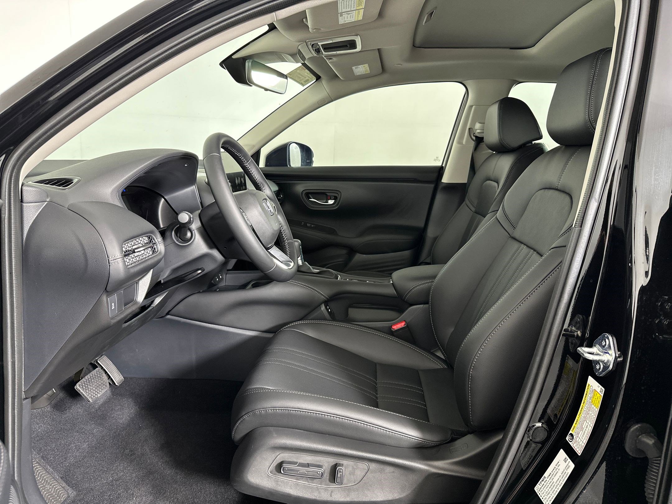 2026 Honda HR-V EX-L photo 3