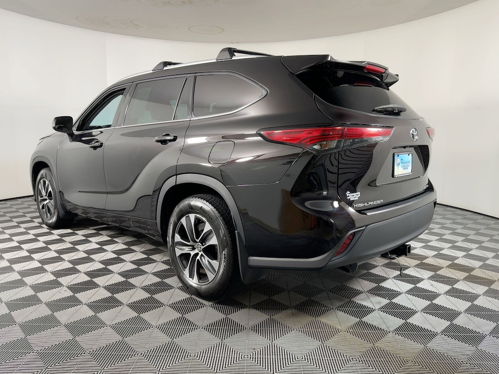 Used 2022 Toyota Highlander XLE SUV