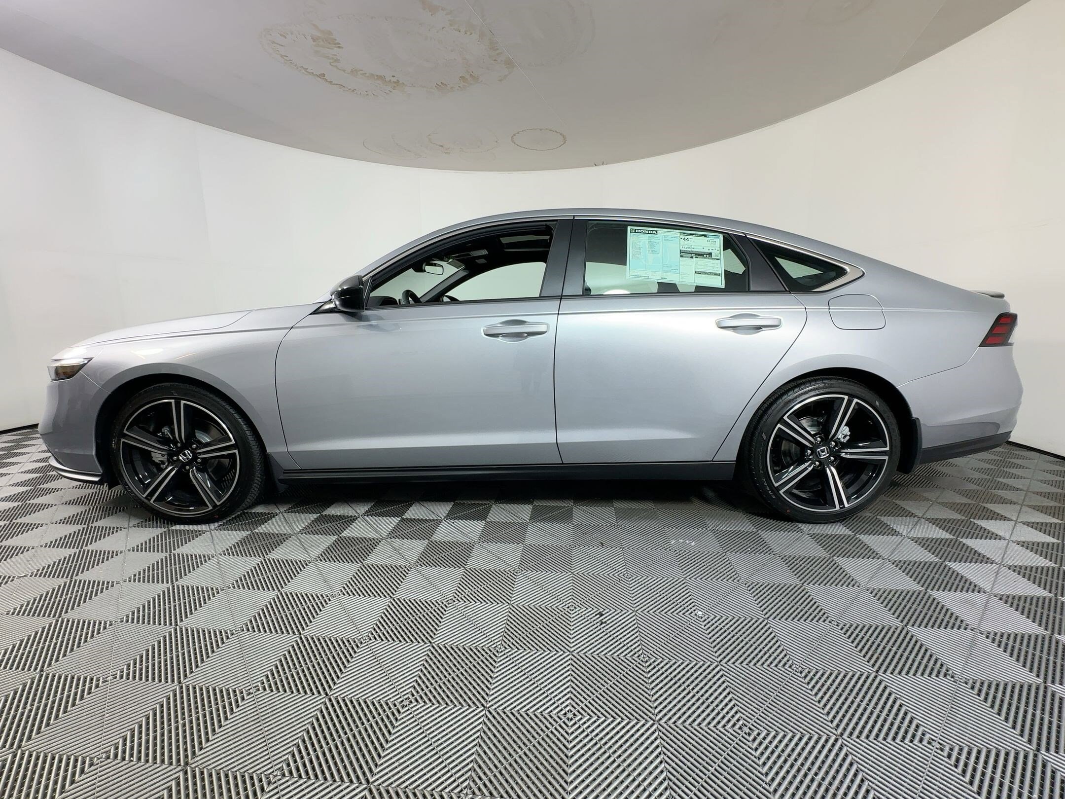 2025 Honda Accord Hybrid Sport photo 2