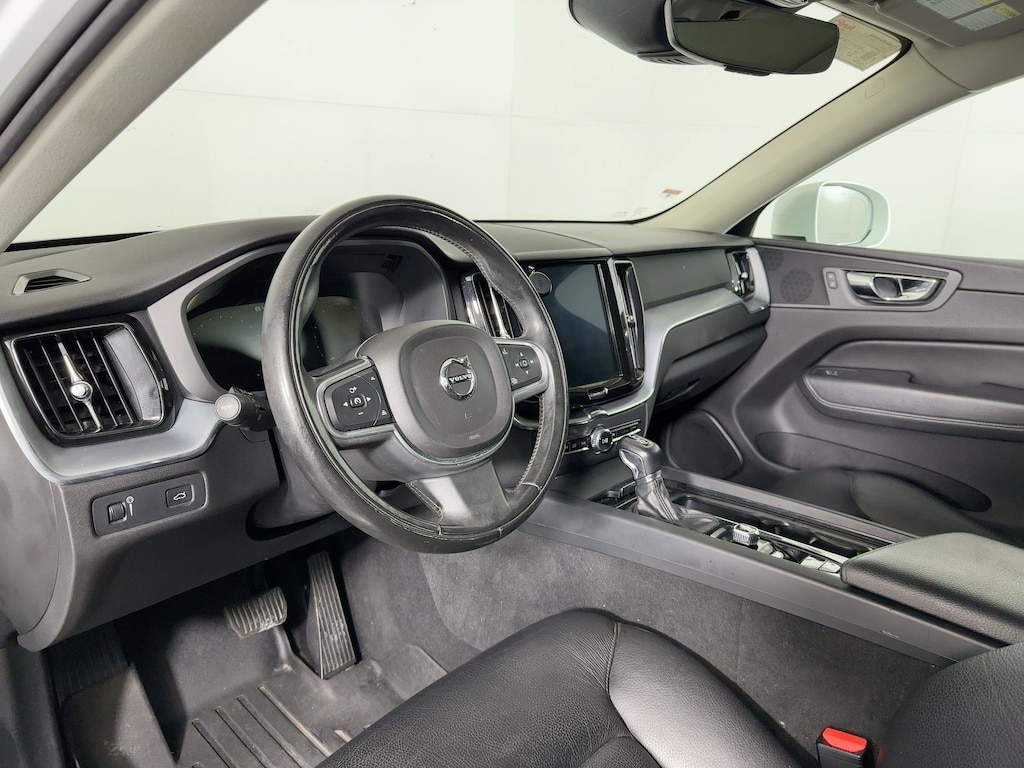 Used 2018 Volvo XC60 Momentum SUV