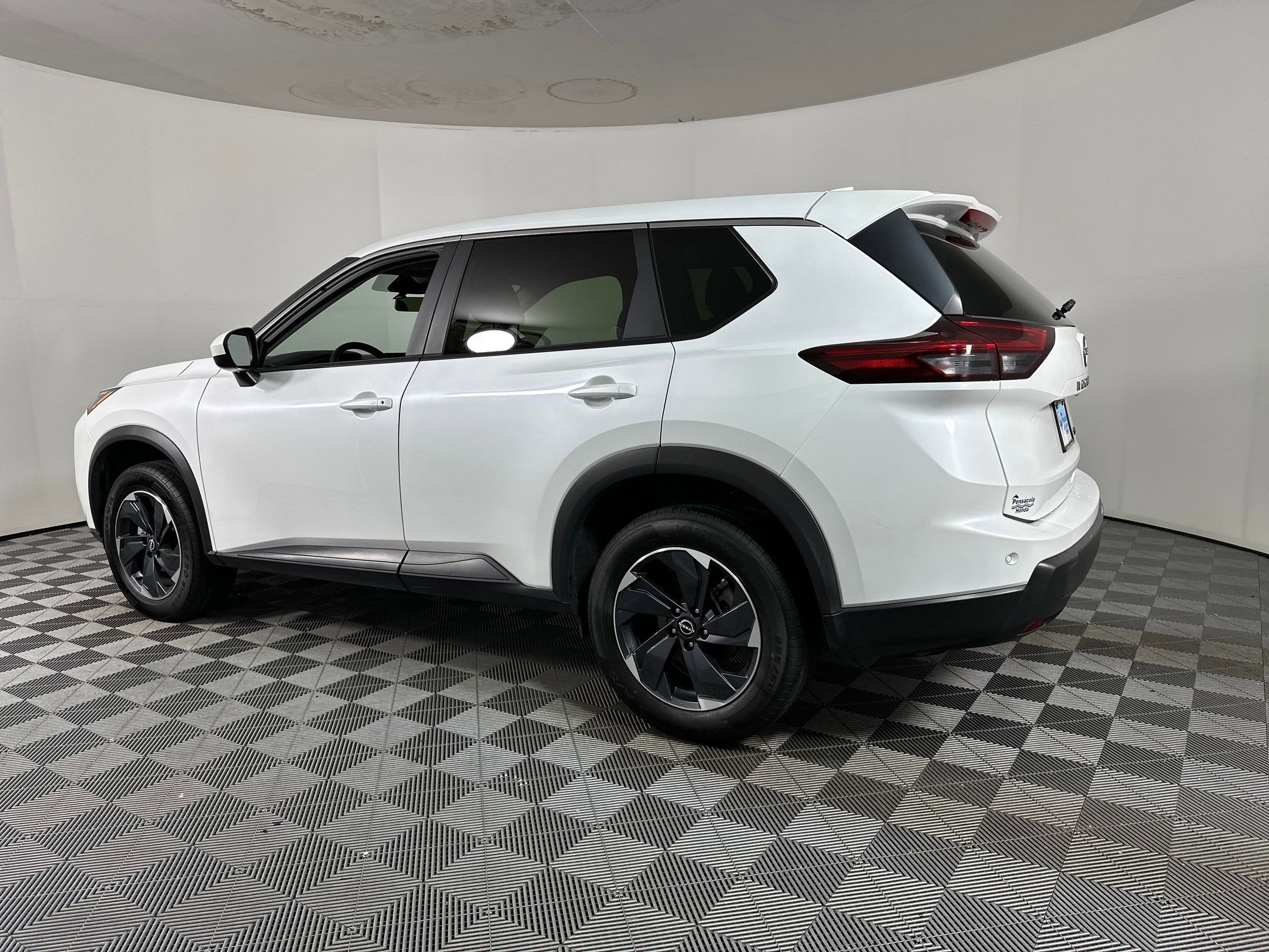 2024 Nissan Rogue SV photo 2