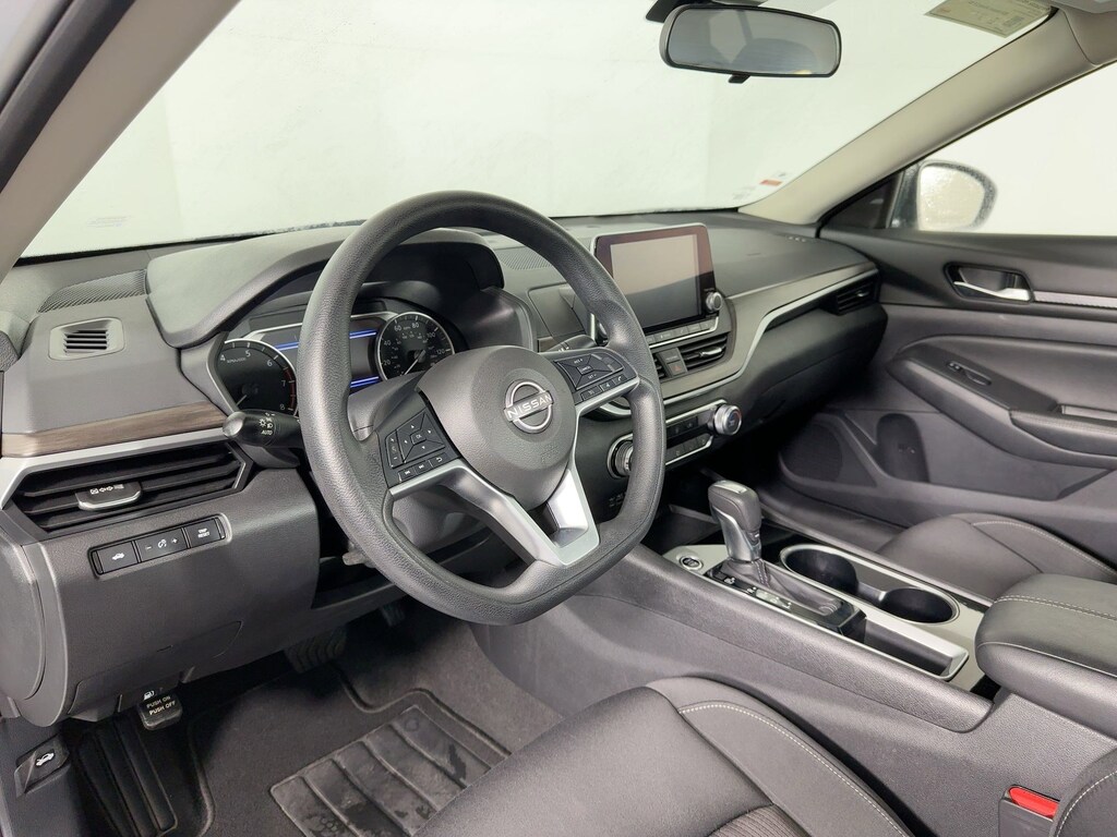 Used 2024 Nissan Altima 2.5 SV Sedan