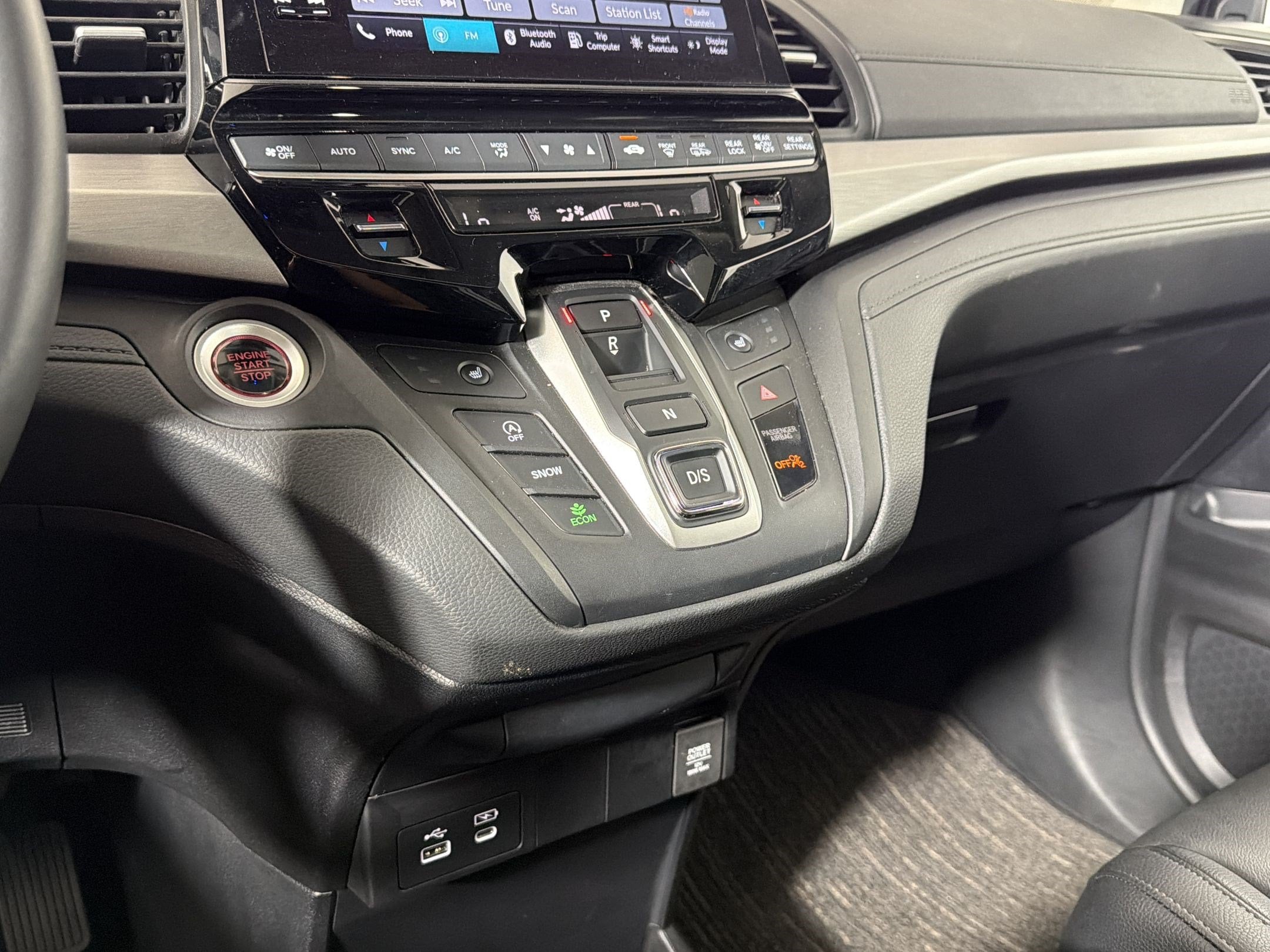 2025 Honda Odyssey EX-L - Photo 16