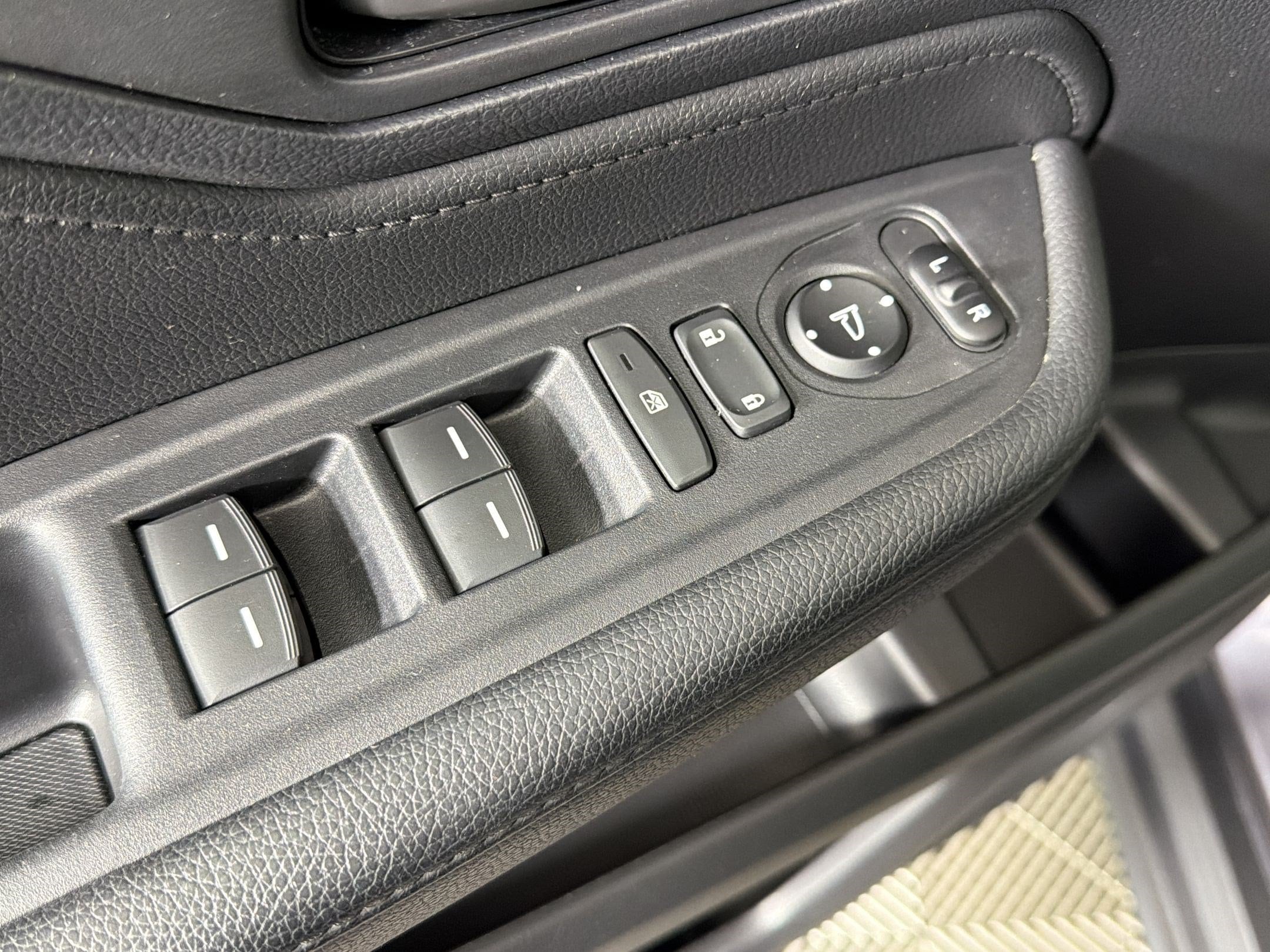 2025 Honda Odyssey EX-L - Photo 12
