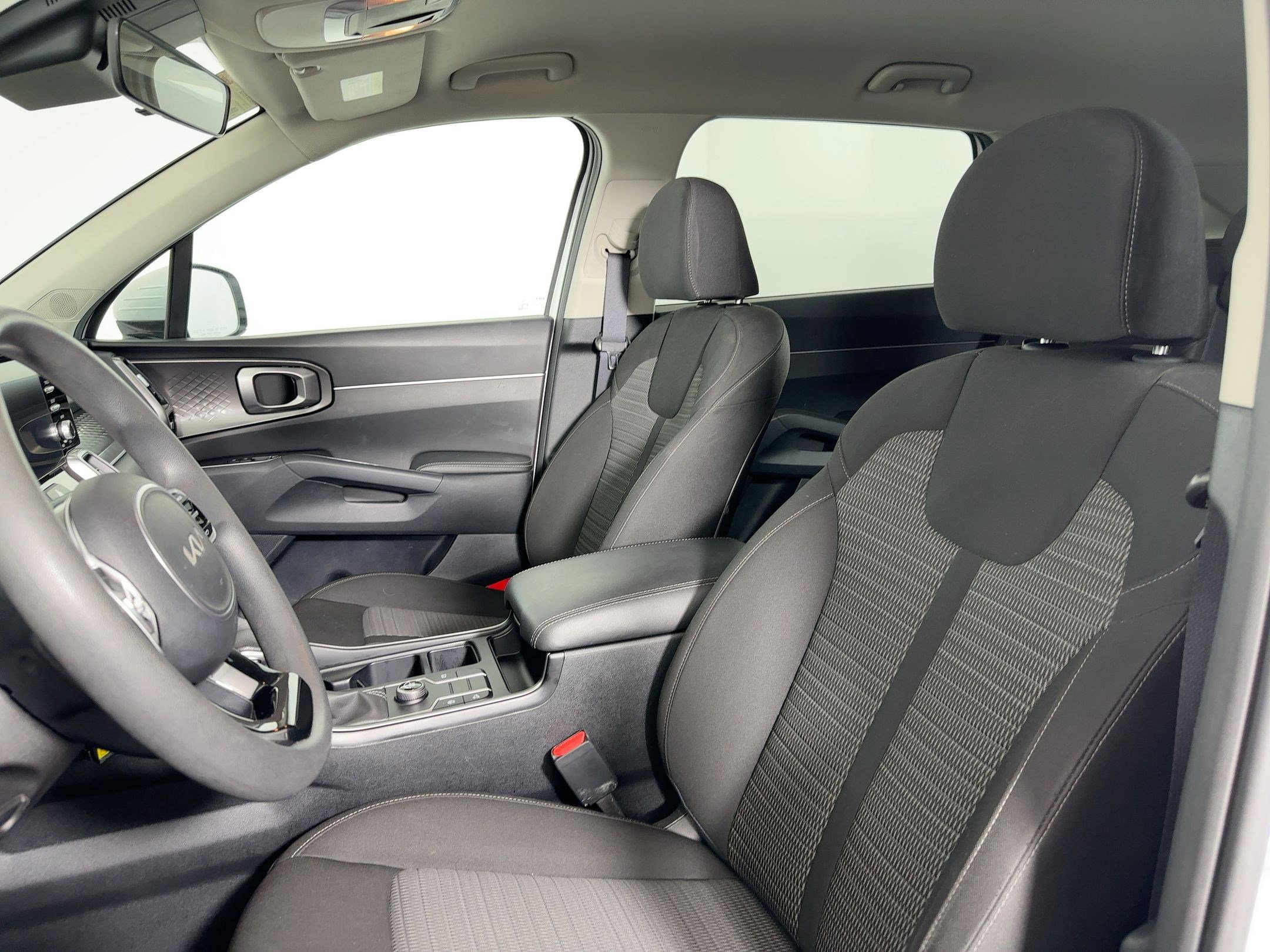 2023 Kia Sorento LX photo 3