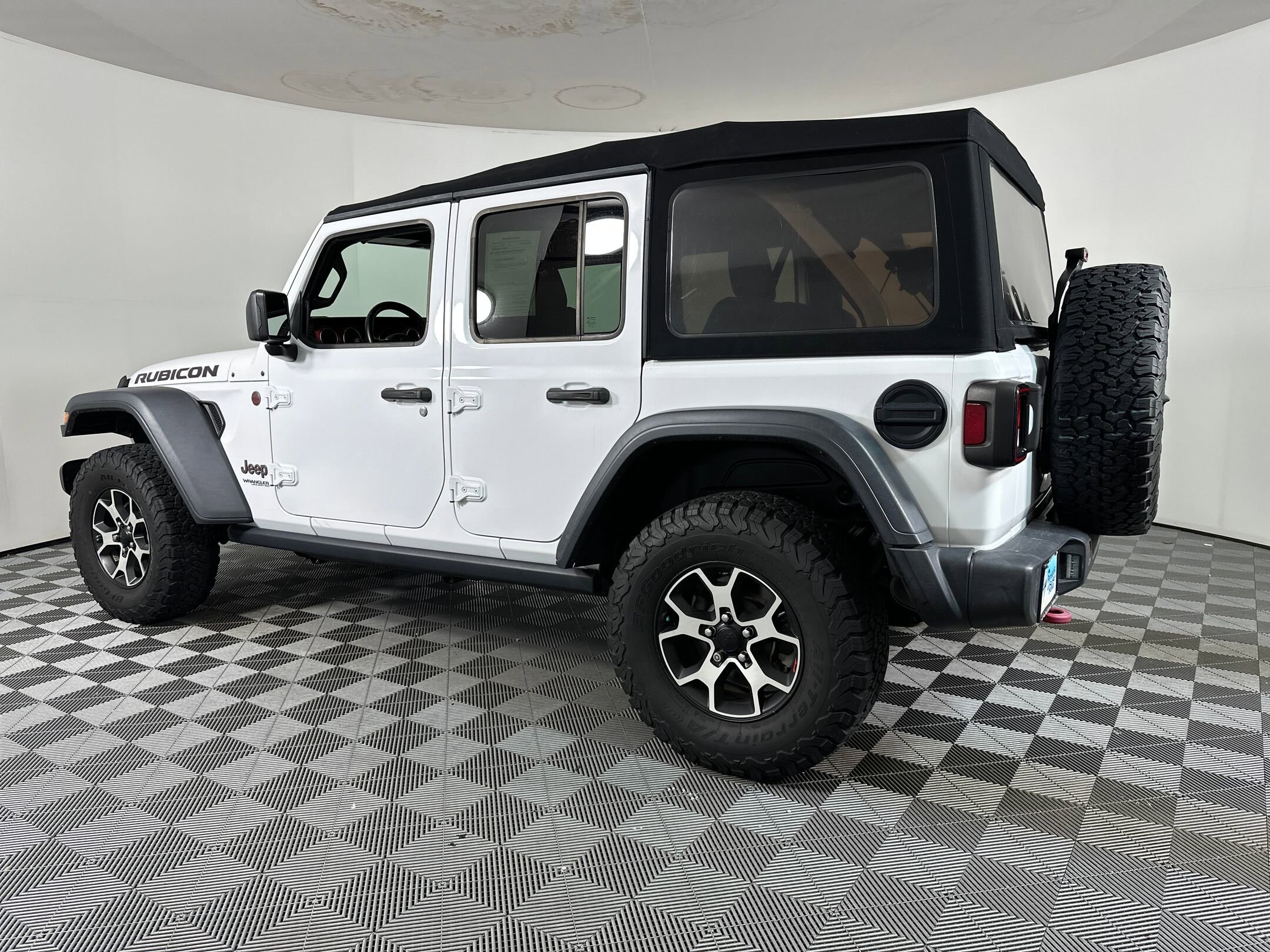 2021 Jeep Wrangler Unlimited Rubicon photo 2