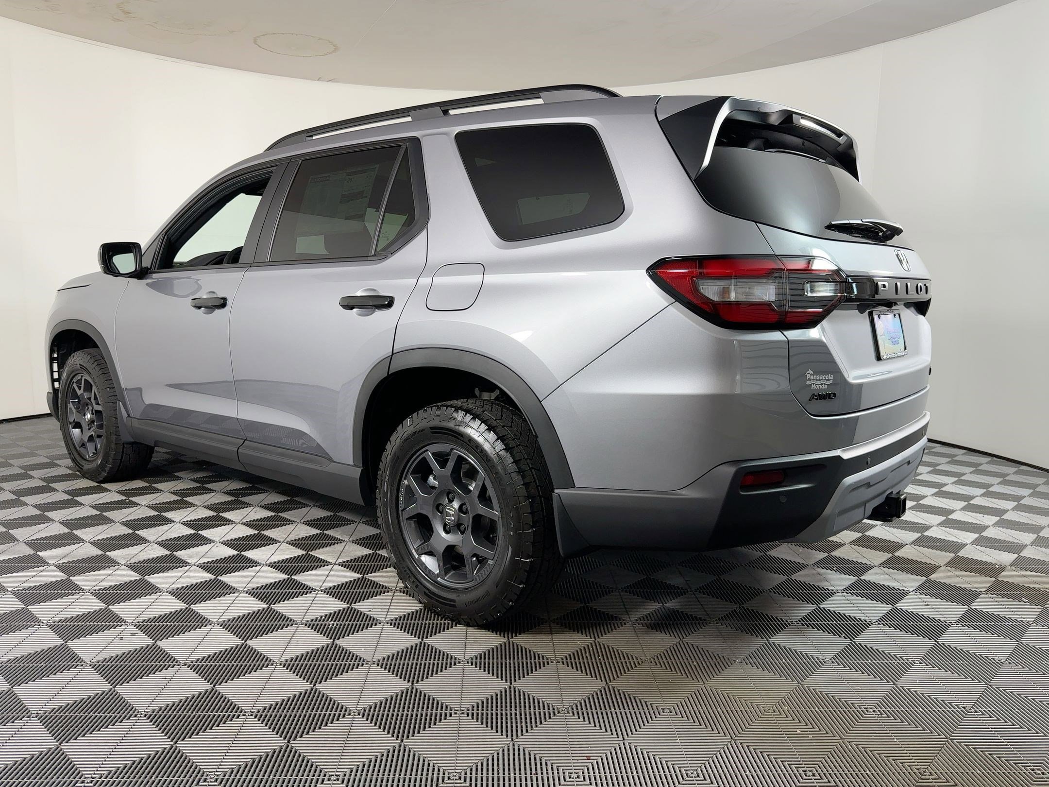 2025 Honda Pilot TrailSport photo 3