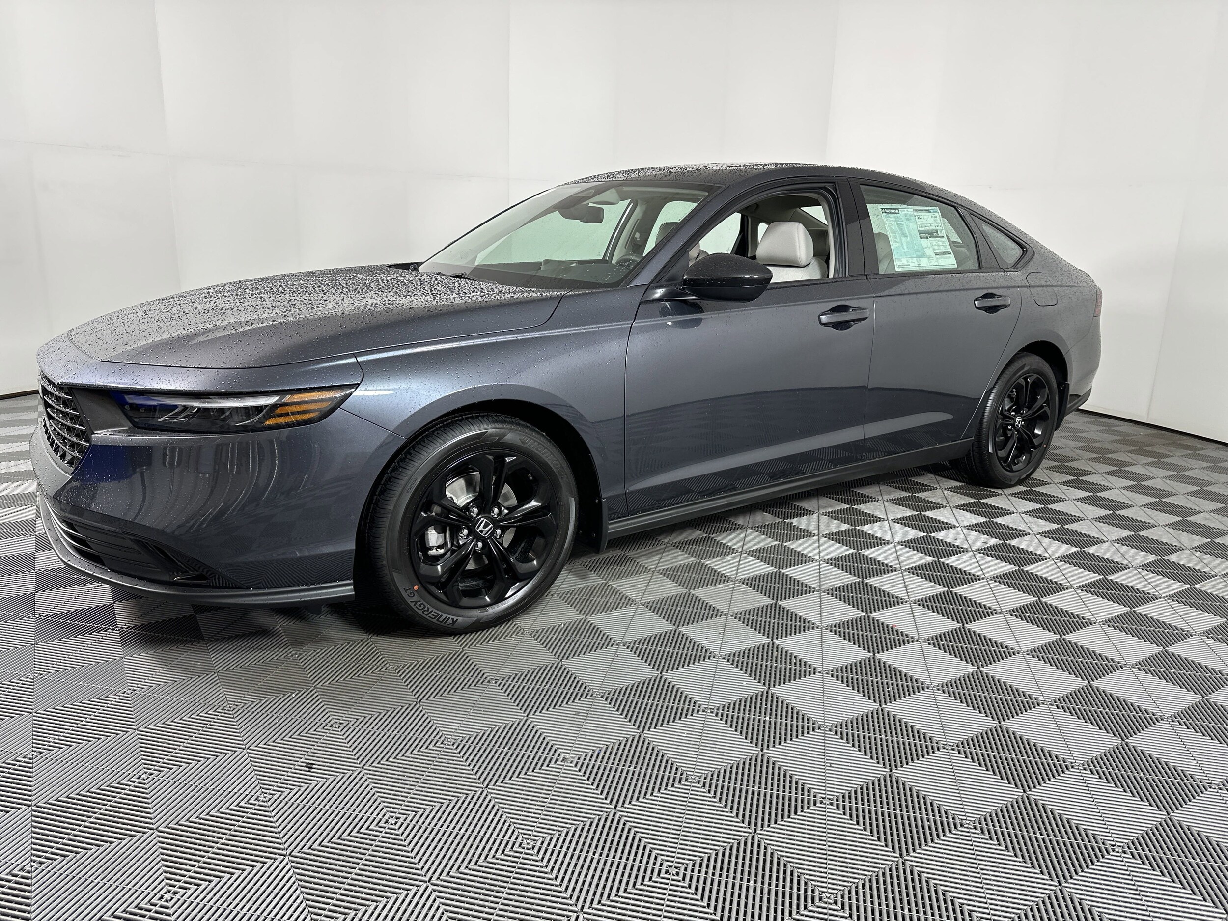 2025 Honda Accord SE photo 4