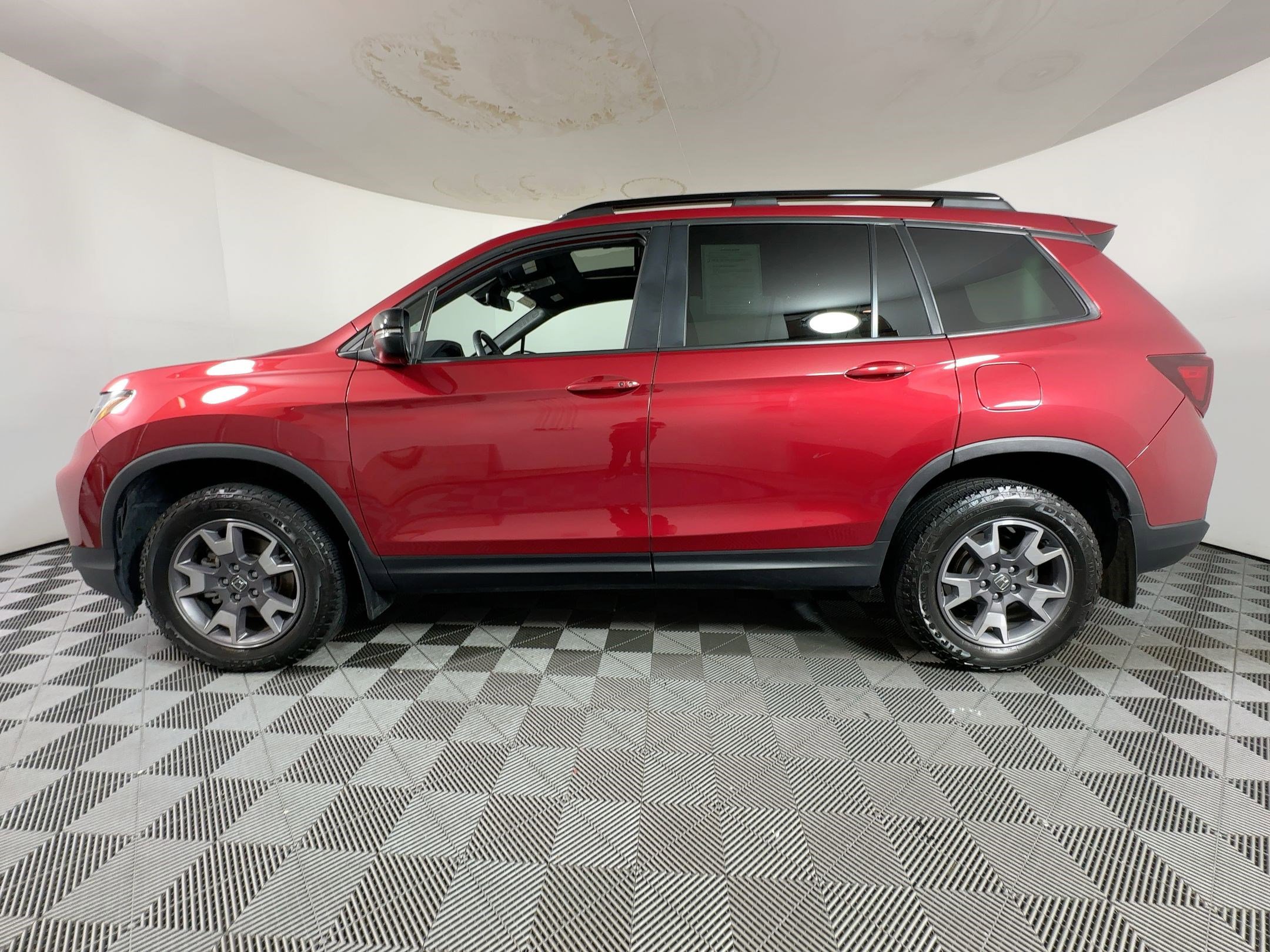 2023 Honda Passport TrailSport photo 2
