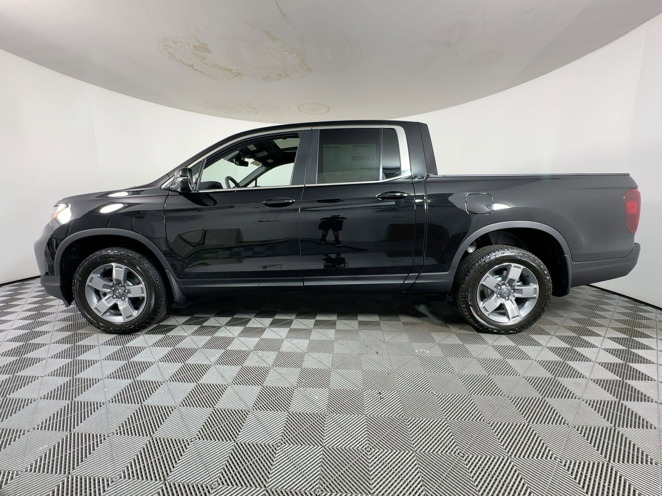 2026 Honda Ridgeline RTL photo 2