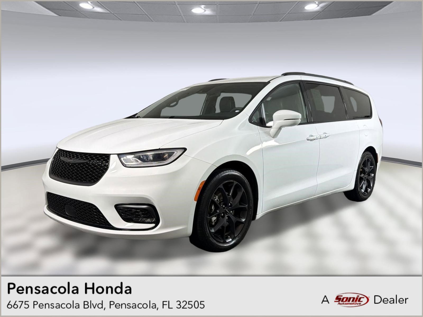 2022 Chrysler Pacifica Touring L's photo