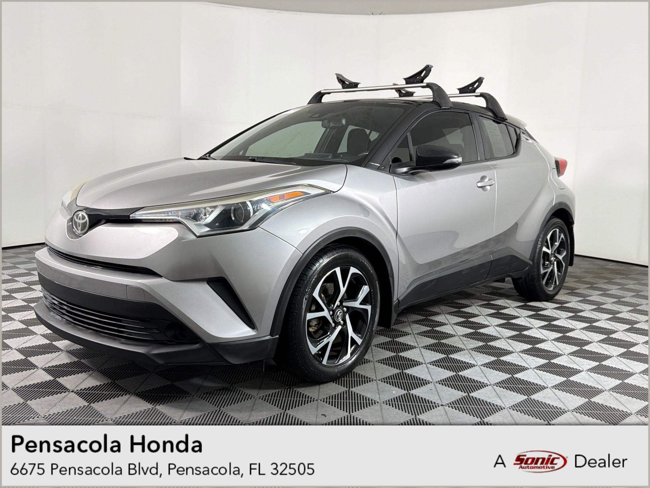 2018 Toyota C-HR XLE's photo