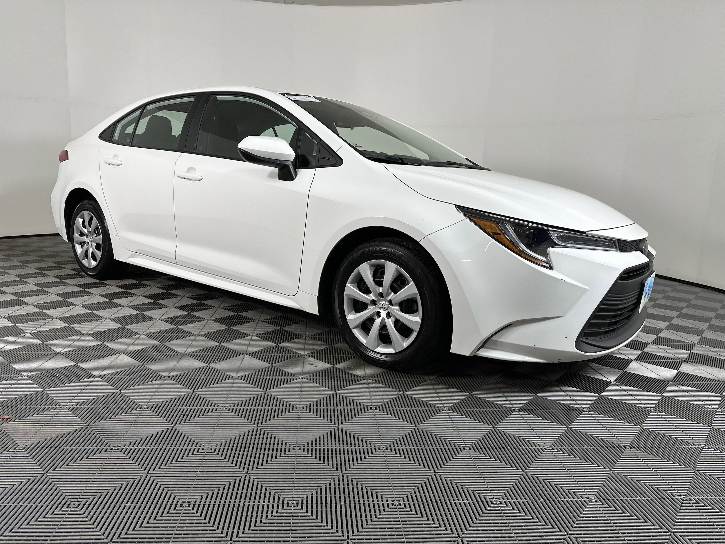 Used 2023 Toyota Corolla LE with VIN 5YFB4MDEXPP021450 for sale in Kansas City