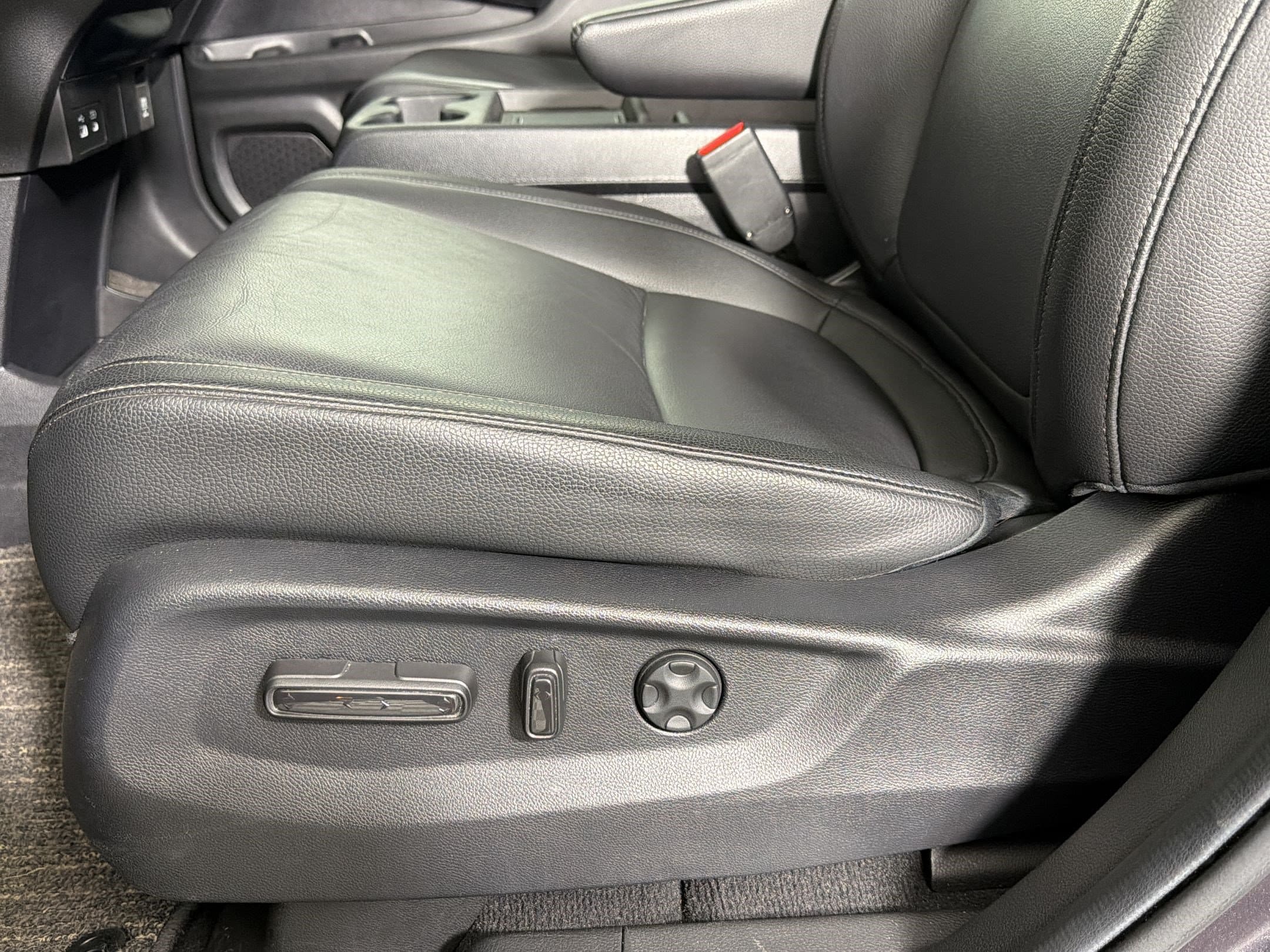 2025 Honda Odyssey EX-L - Photo 13
