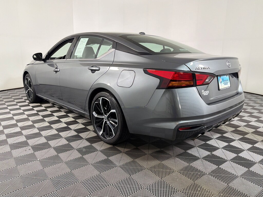 Used 2025 Nissan Altima SR Sedan
