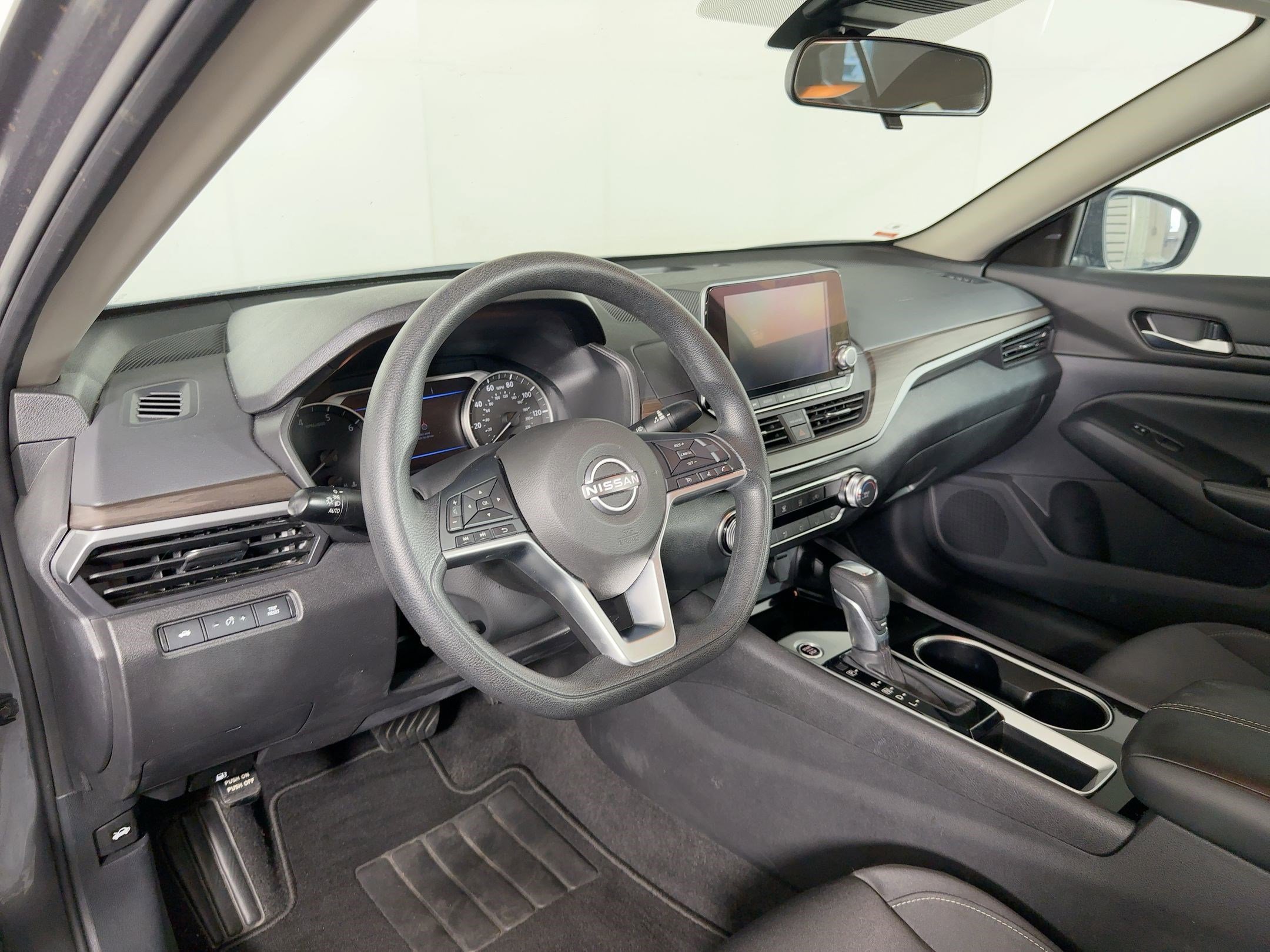 2024 Nissan Altima SV photo 4