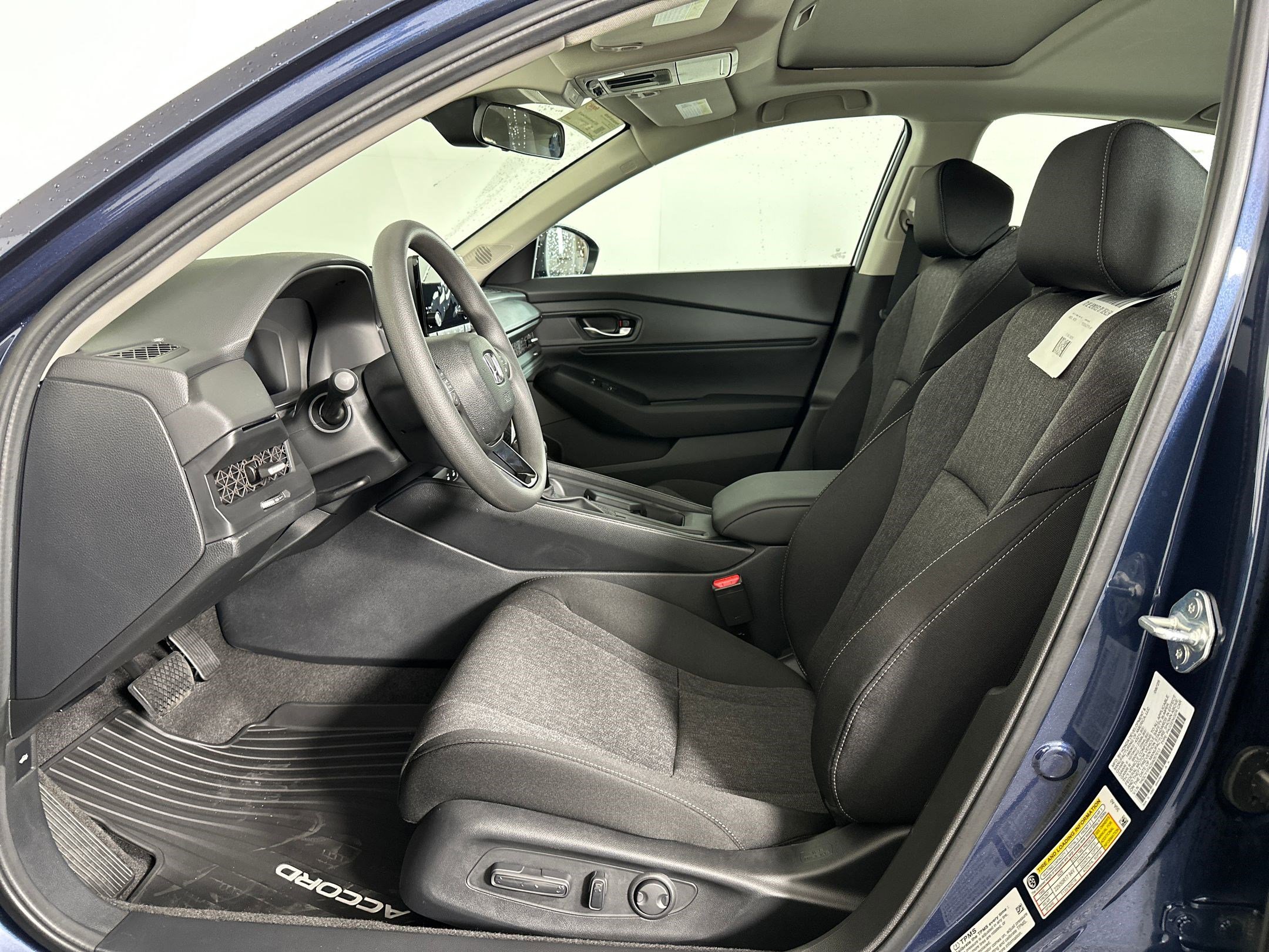 2025 Honda Accord SE photo 4