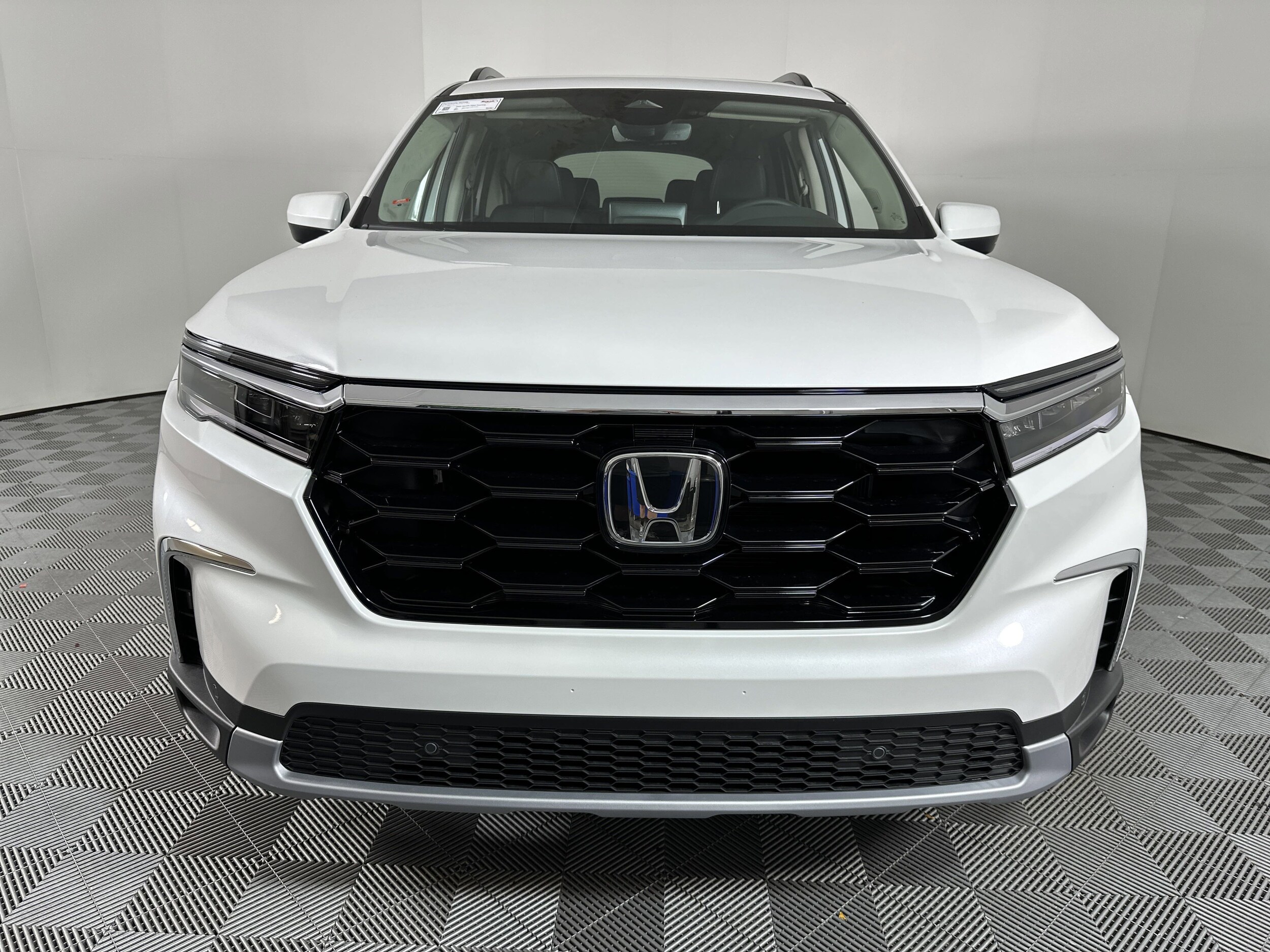 2025 Honda Pilot Touring photo 3