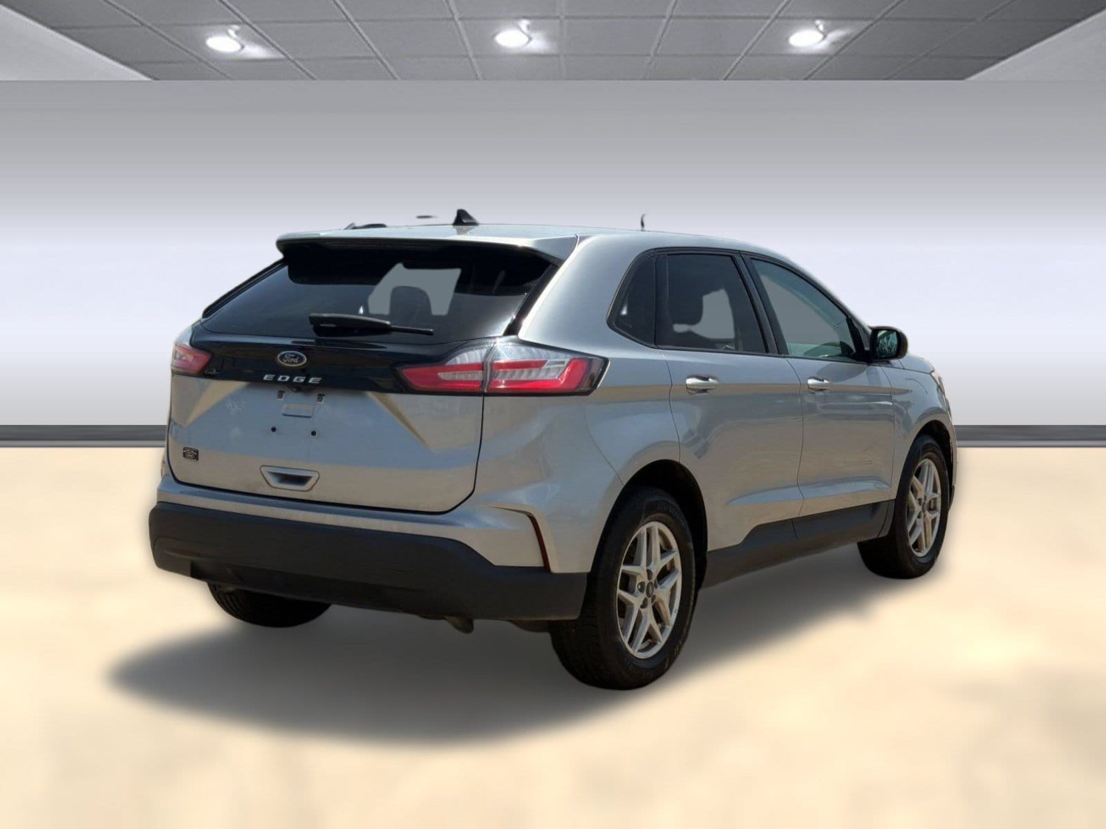 Edge SE SUV