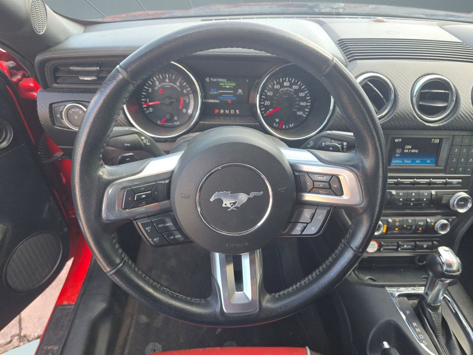 2015 Ford Mustang V6 photo 4