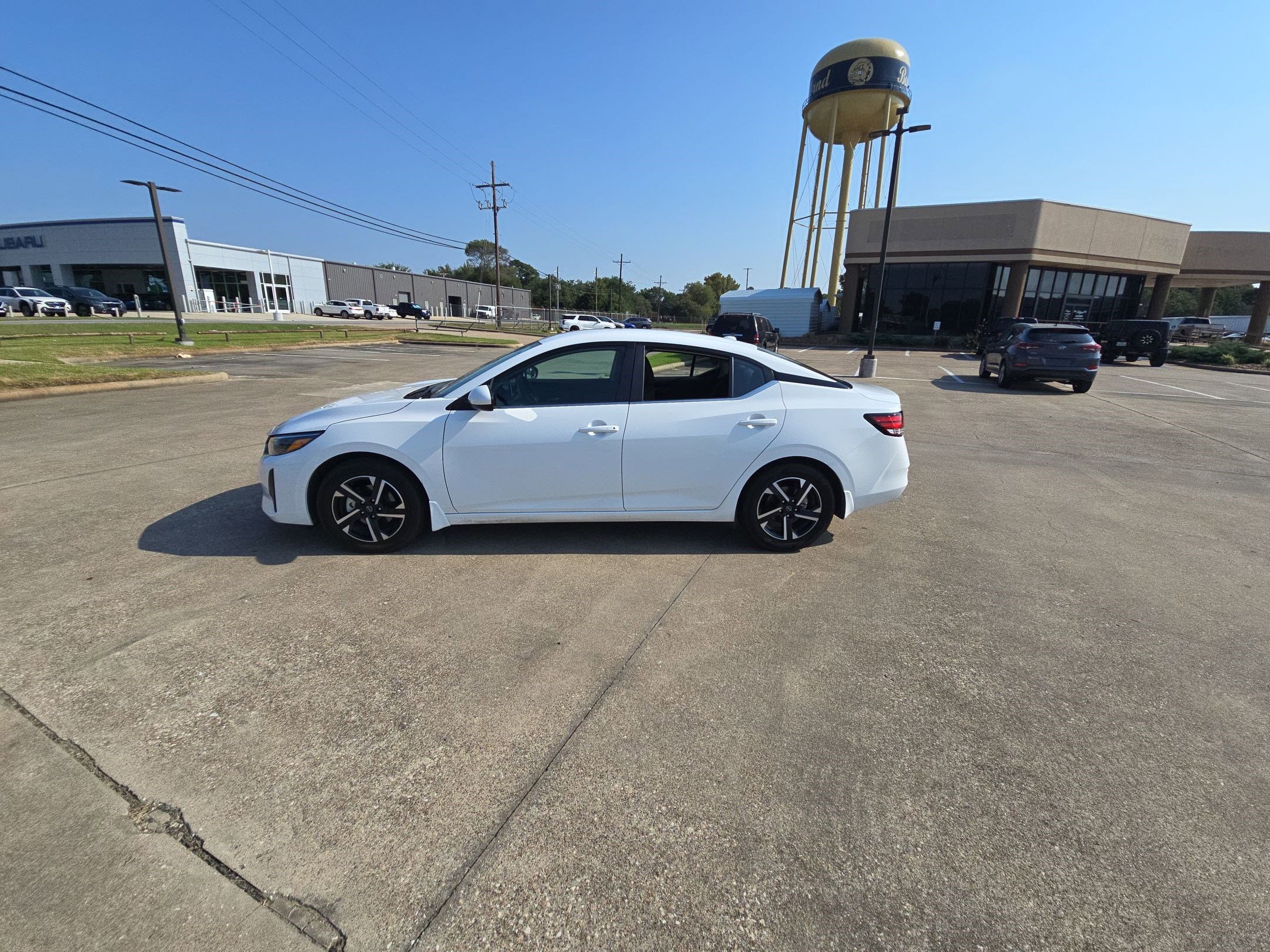 2024 Nissan Sentra SV photo 2