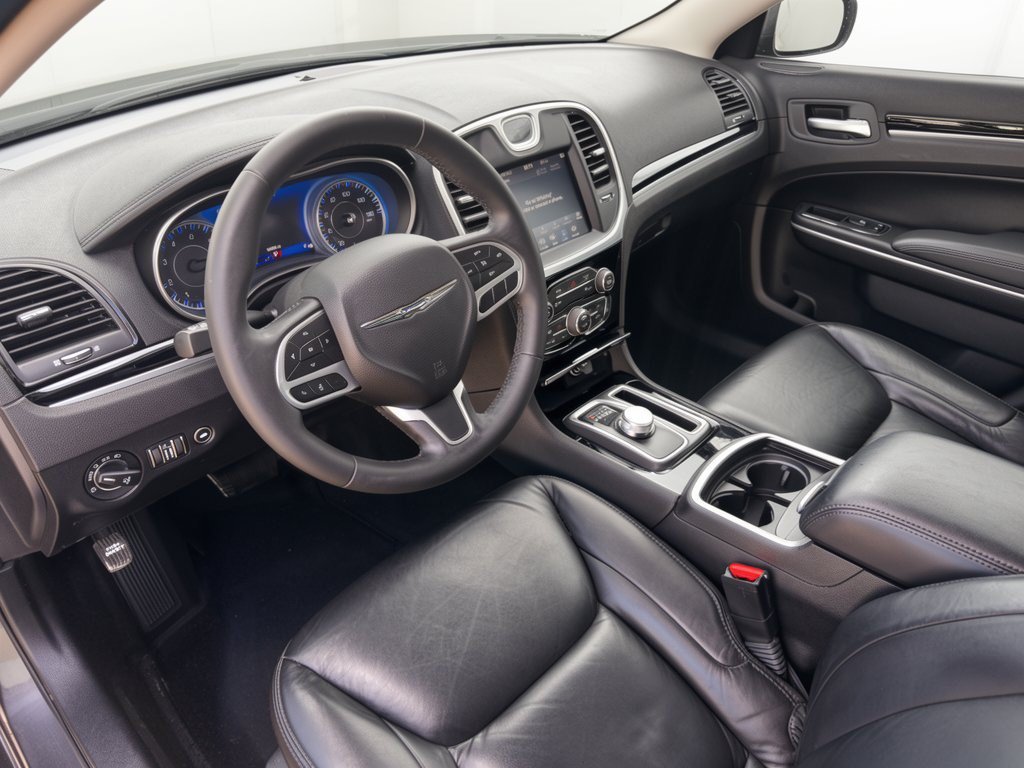2023 Chrysler 300 Touring L Sedan