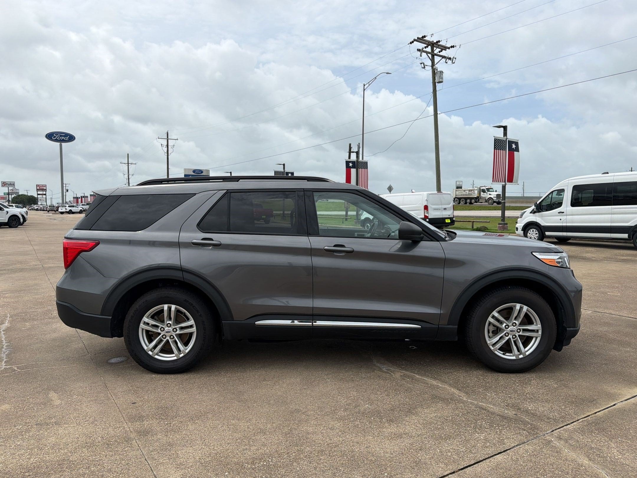Explorer XLT SUV