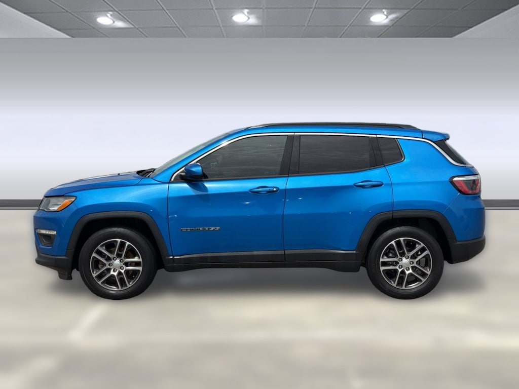 Used 2020 Jeep Compass Latitude w/Sun/Wheel Pkg SUV