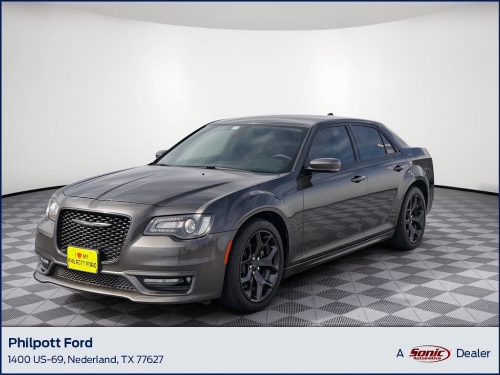 2023 Chrysler 300 Touring L Sedan