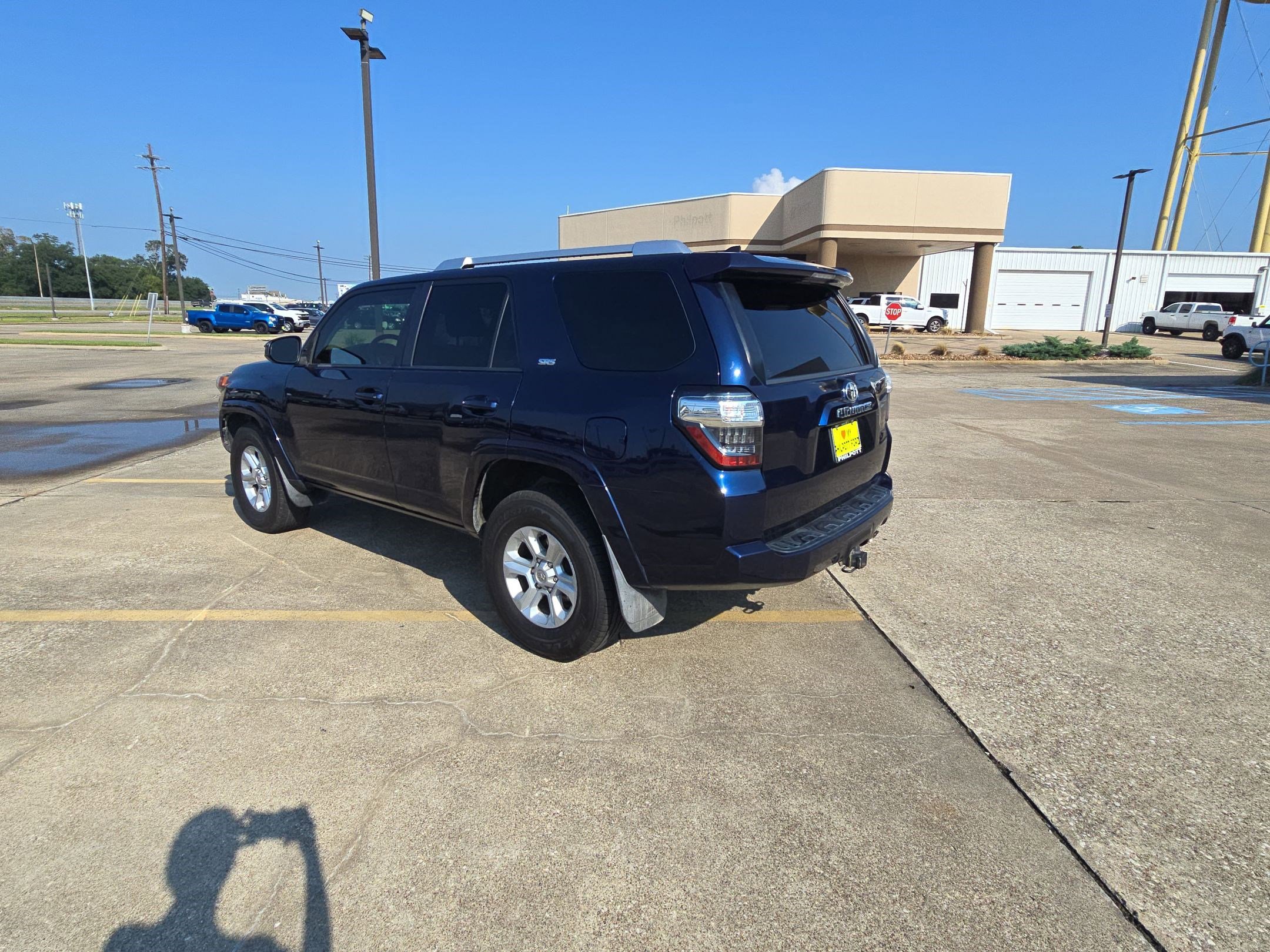 2016 Toyota 4Runner SR5 photo 3