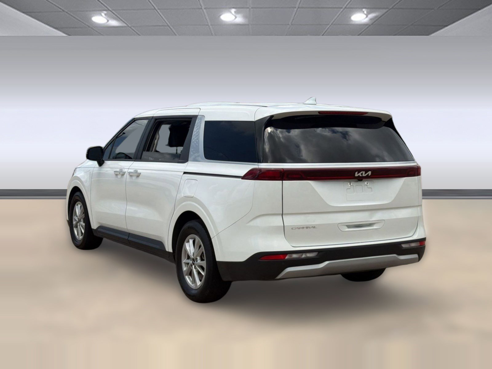 Carnival LX MPV