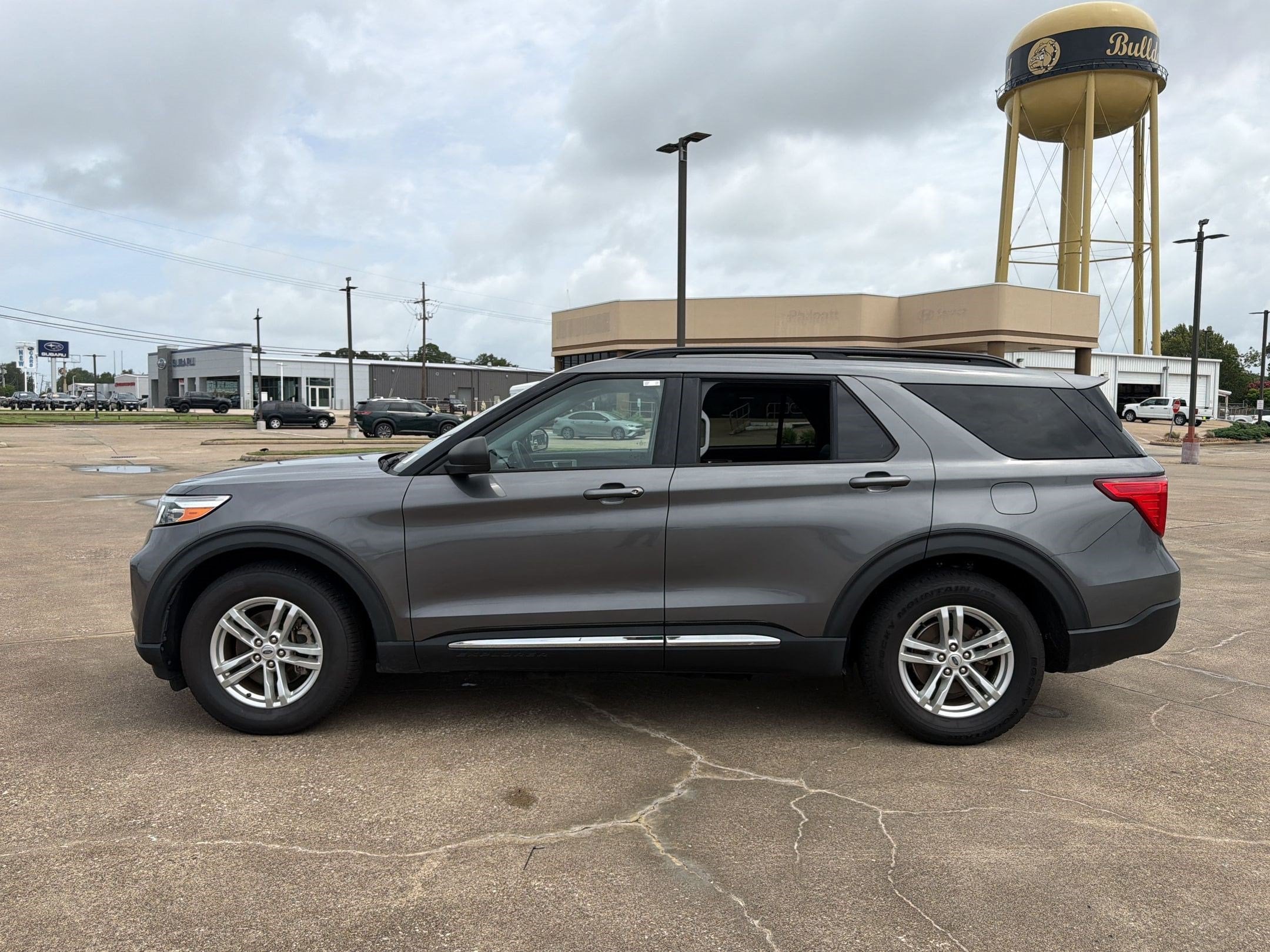 Explorer XLT SUV