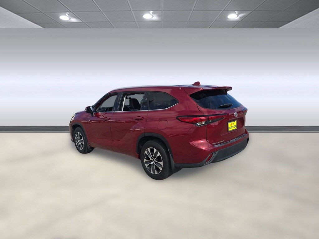 Used 2022 Toyota Highlander XLE SUV