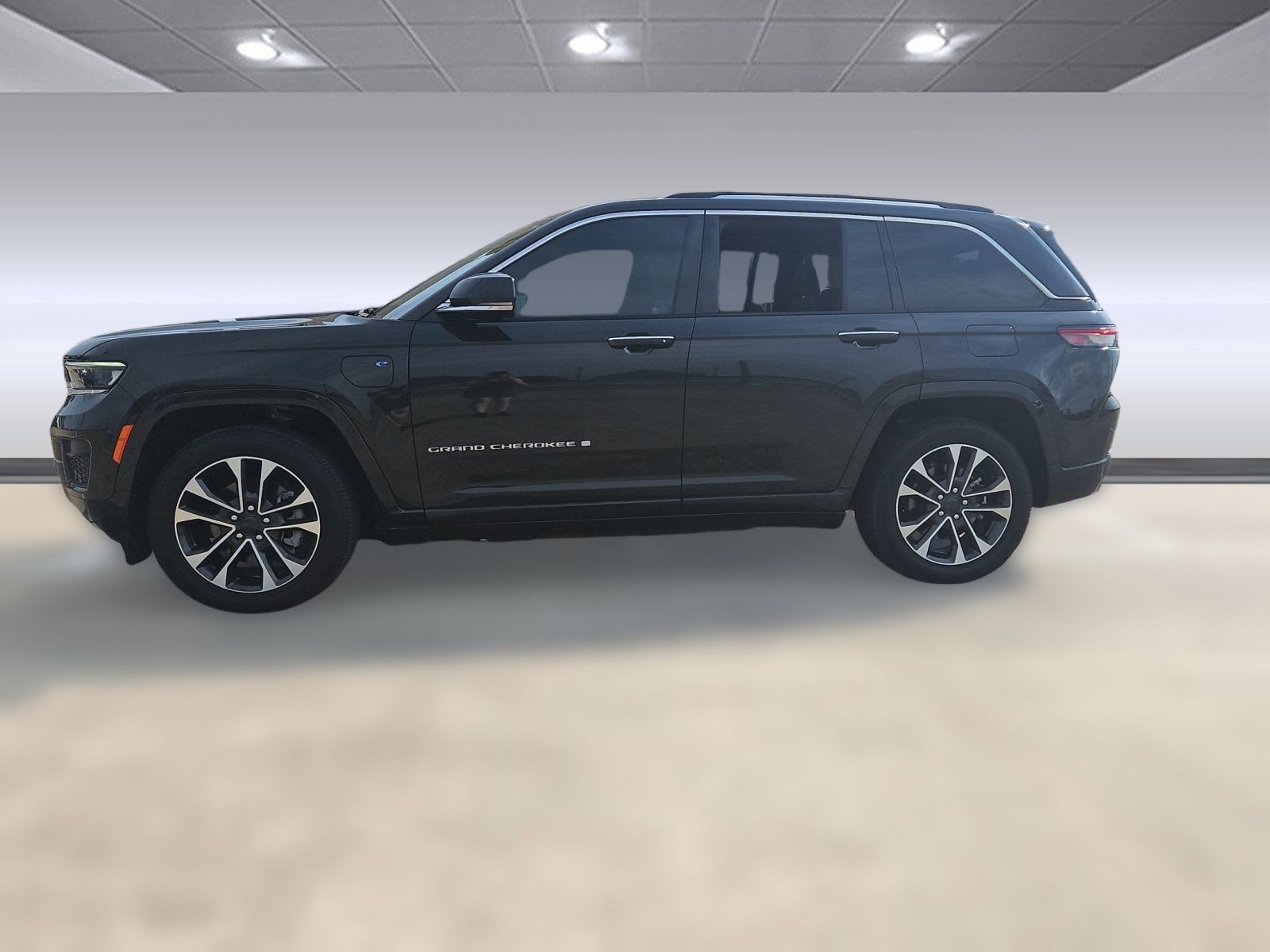 2023 Jeep Cherokee Overland 4xe photo 2
