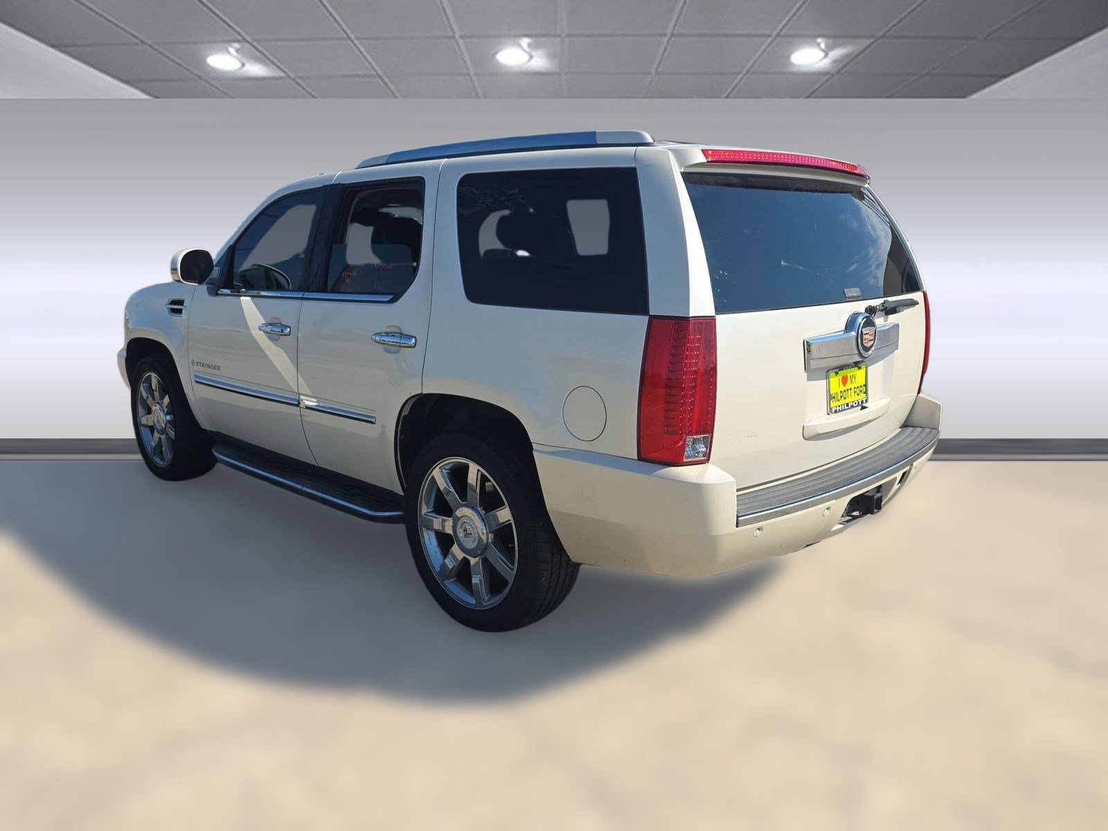 2009 Cadillac Escalade Luxury photo 2