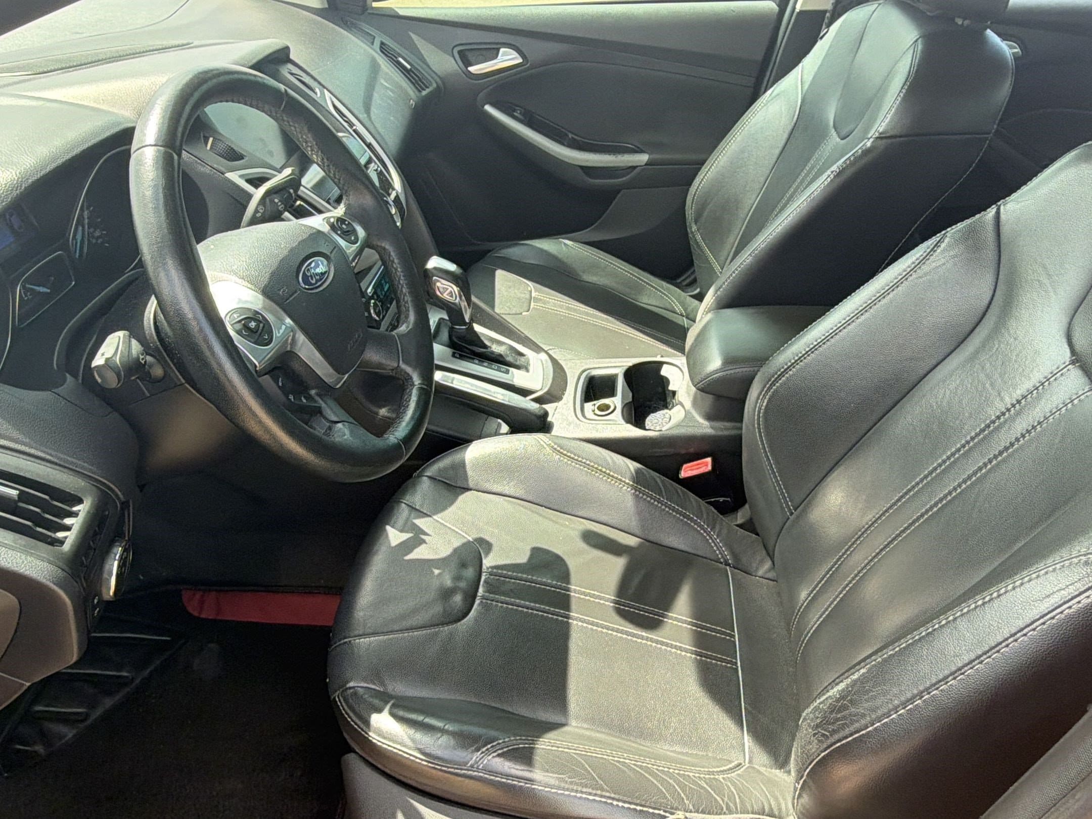 Focus SE Sedan
